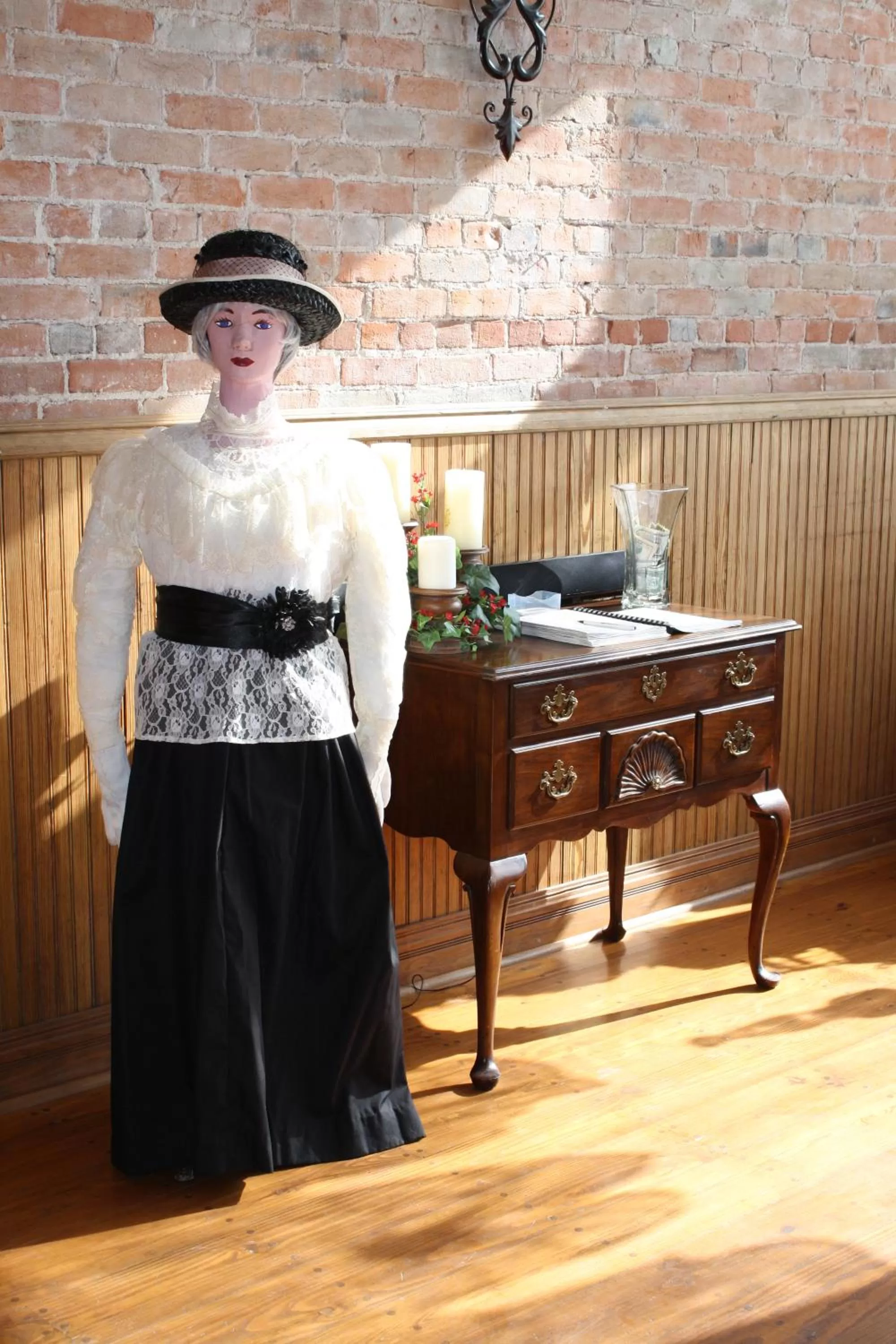 Lobby or reception in The Historic Wolf Hotel