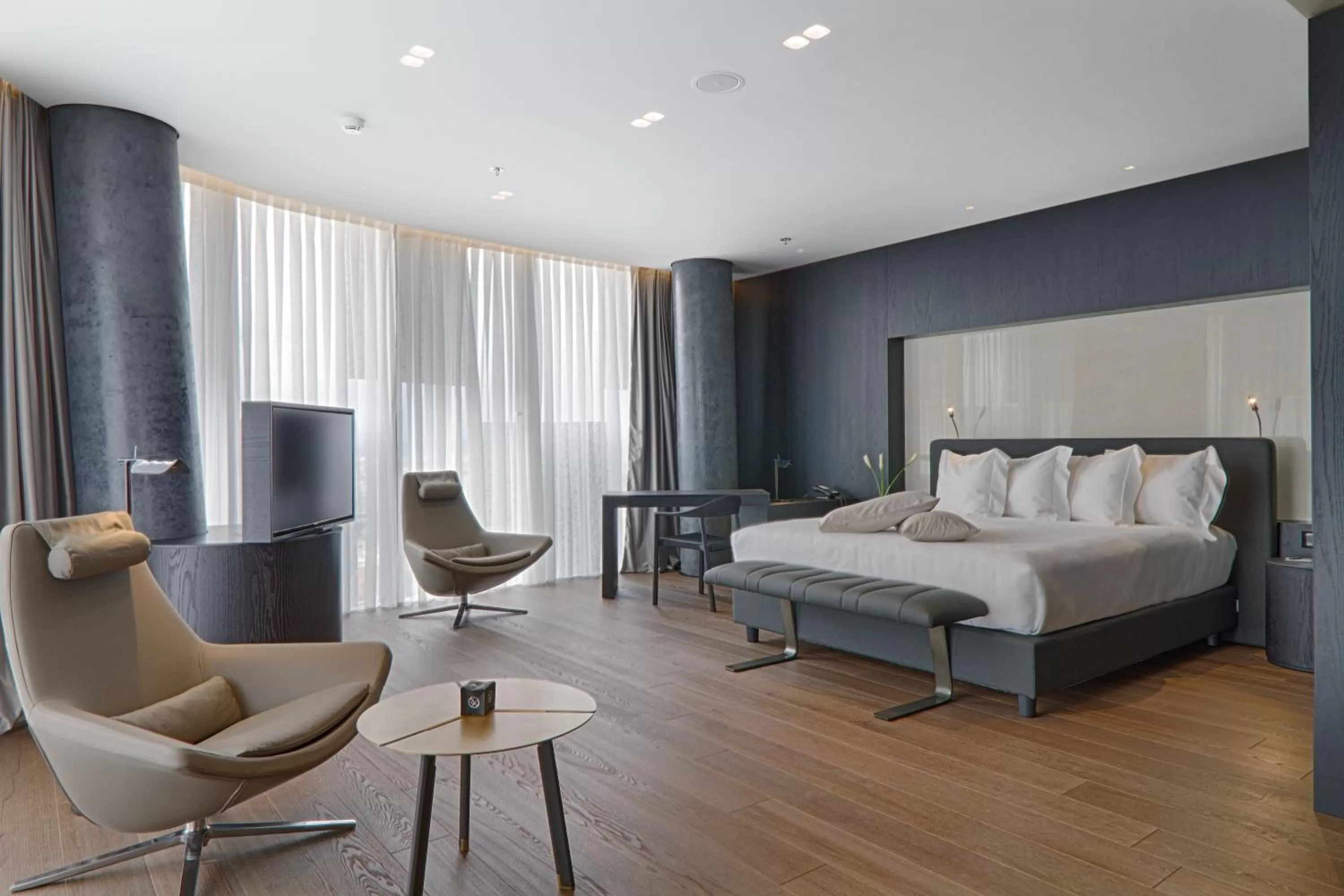 Photo of the whole room, Bed in Maritim Hotel Plaza Tirana