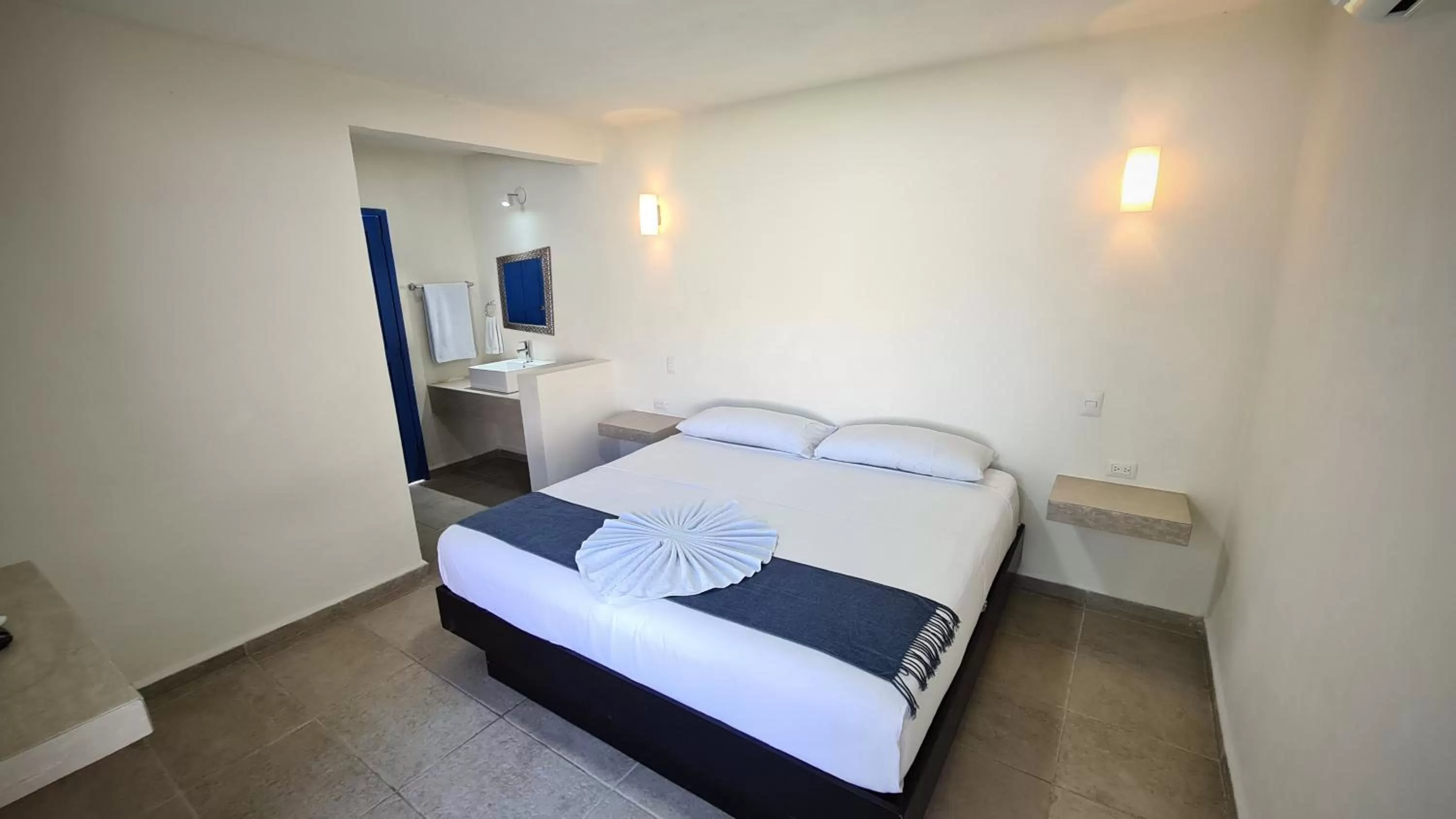 Photo of the whole room, Bed in Hotel Vista Laguna Bacalar