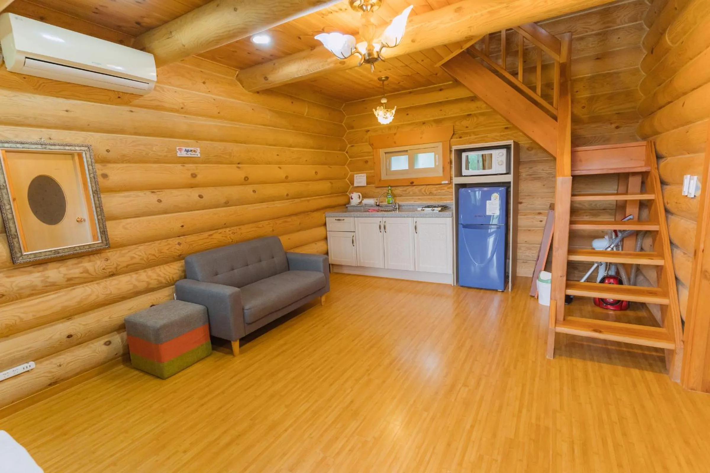 Kitchen or kitchenette in Jungmun Log Pension & Resort