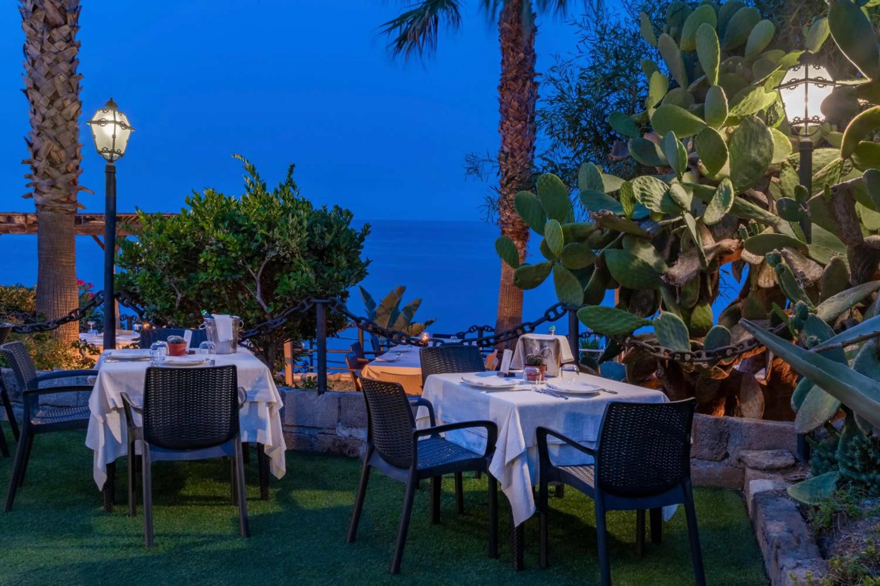Restaurant/places to eat in Hotel Lido degli Scogli