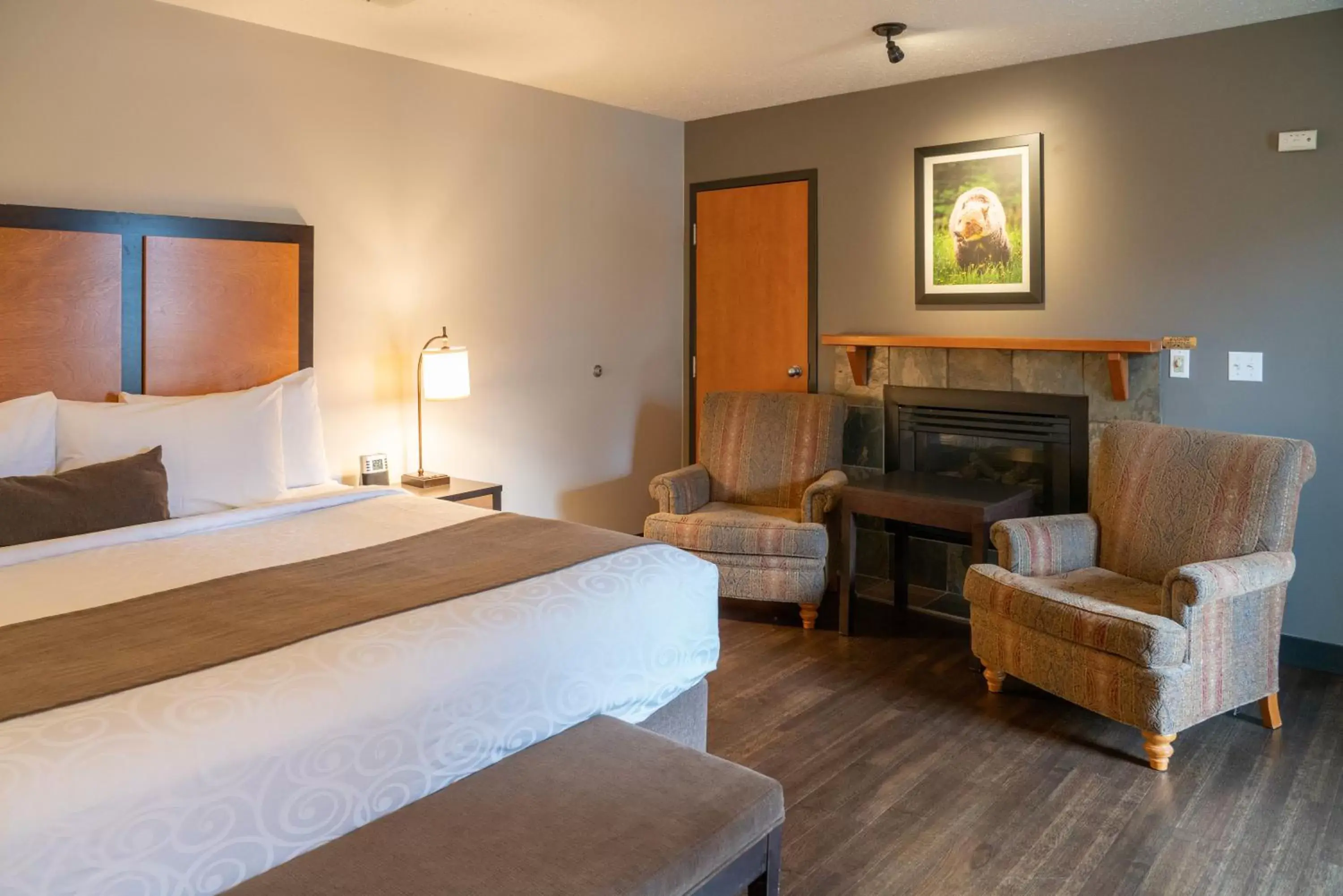 Executive King Suite in Pocaterra Inn & Waterslide Executive King Suite in Pocaterra Inn & Waterslide