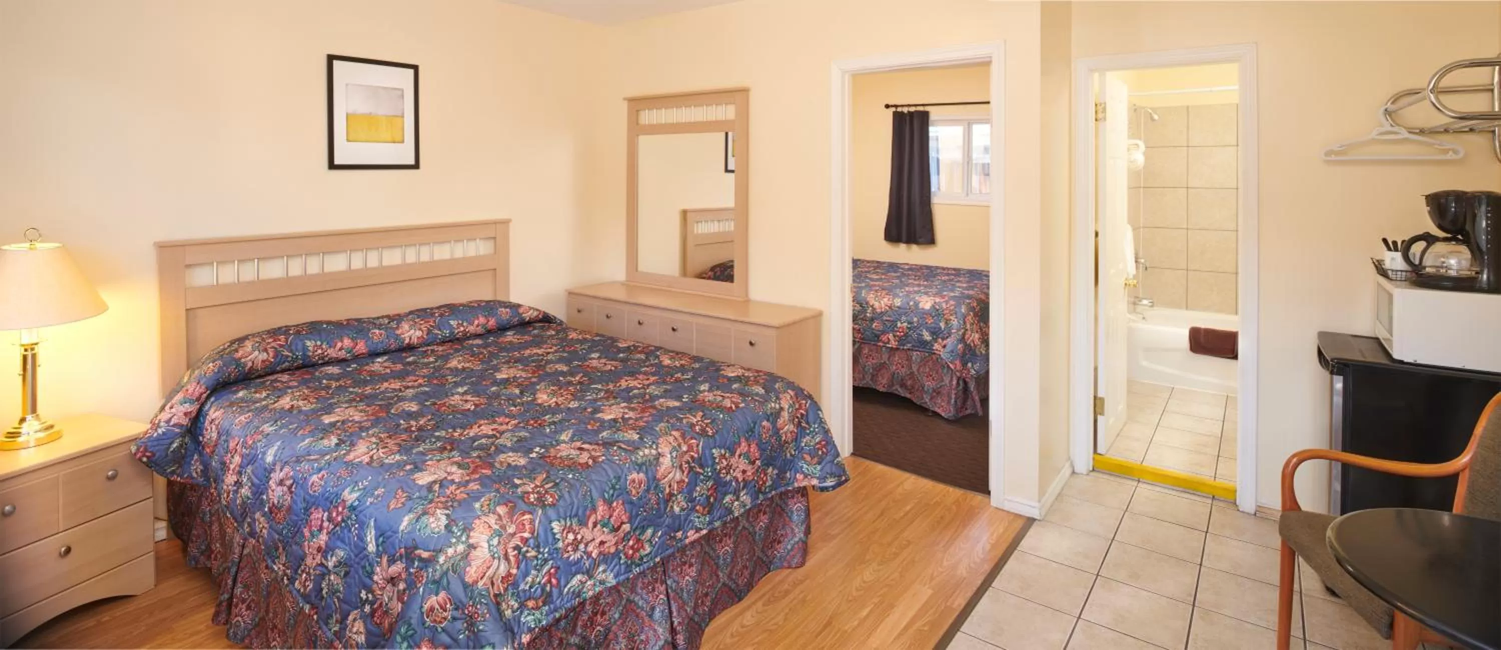 Coffee/tea facilities, Bed in Black Sea Motel