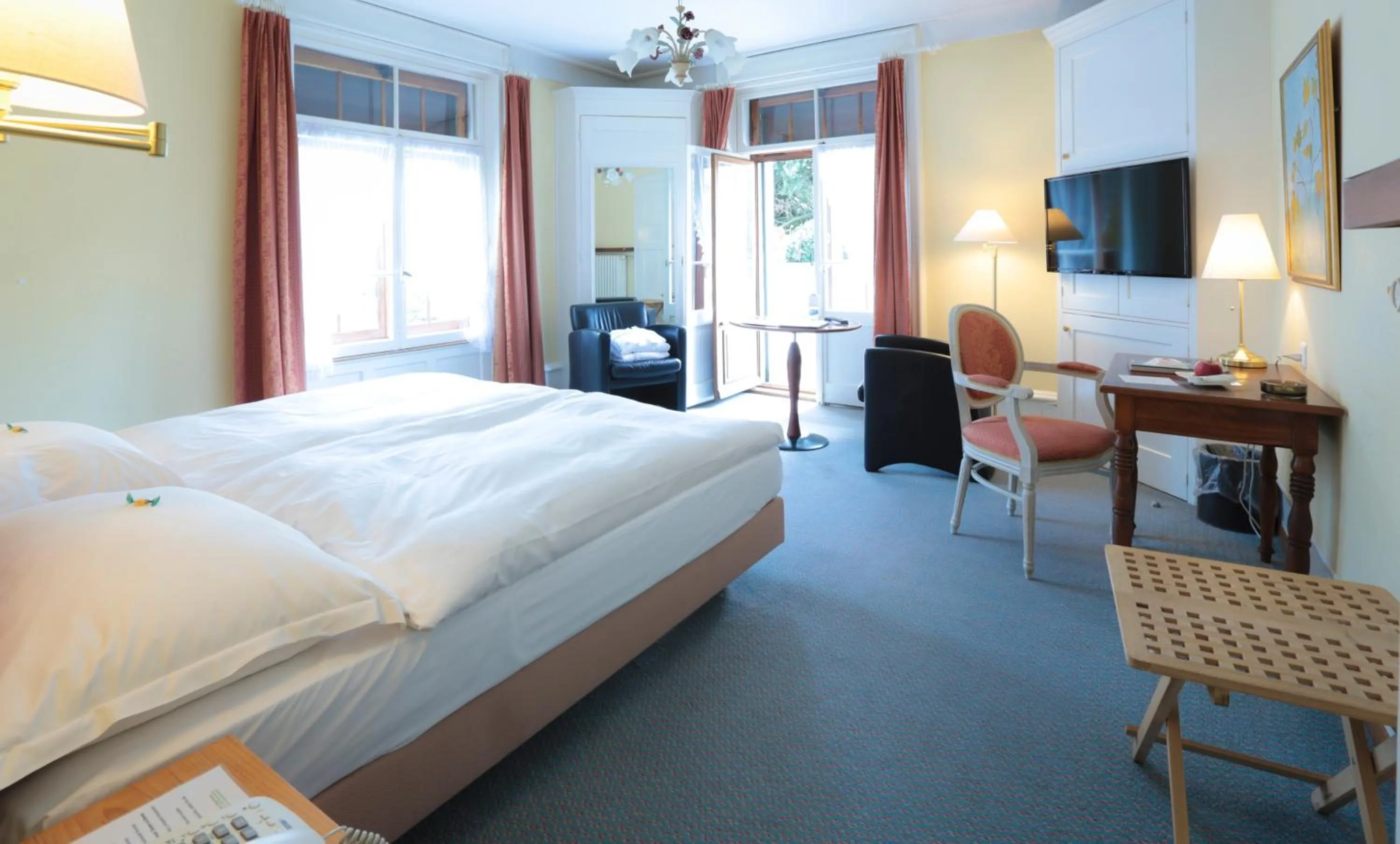 Photo of the whole room, Bed in Hôtel la Prairie