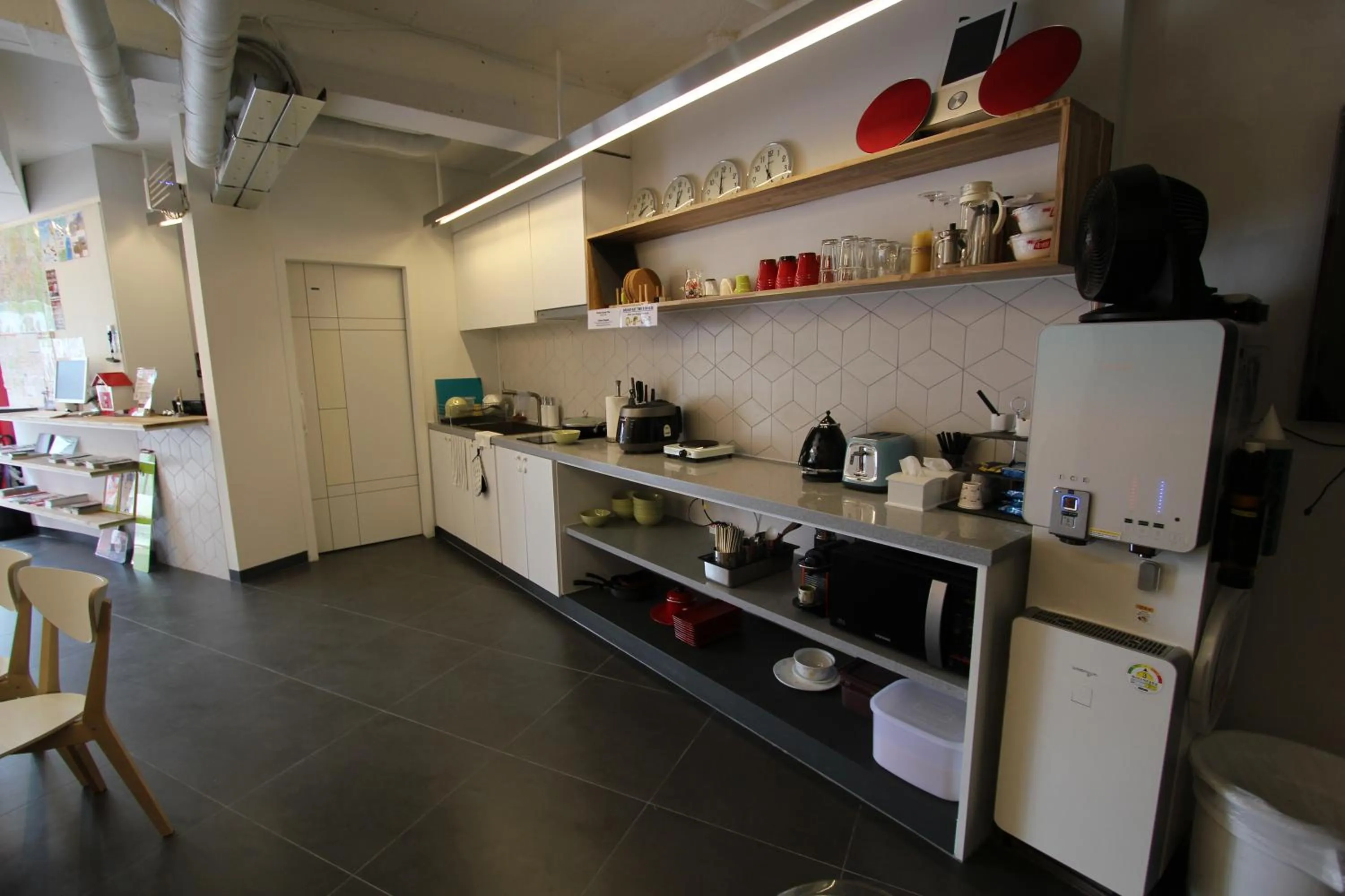 Restaurant/places to eat in B My Guesthouse