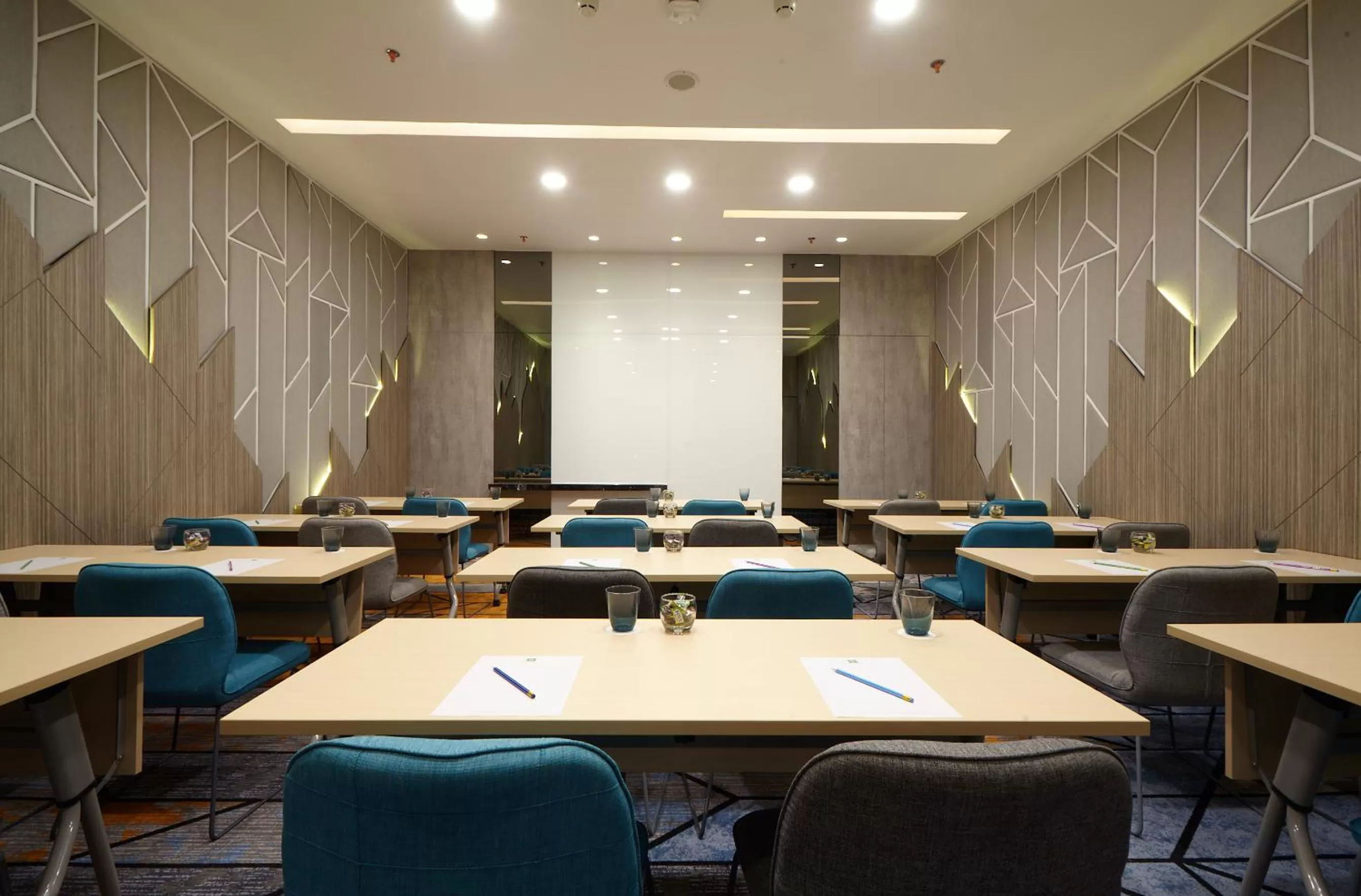 Meeting/conference room in ibis Styles Medan Pattimura