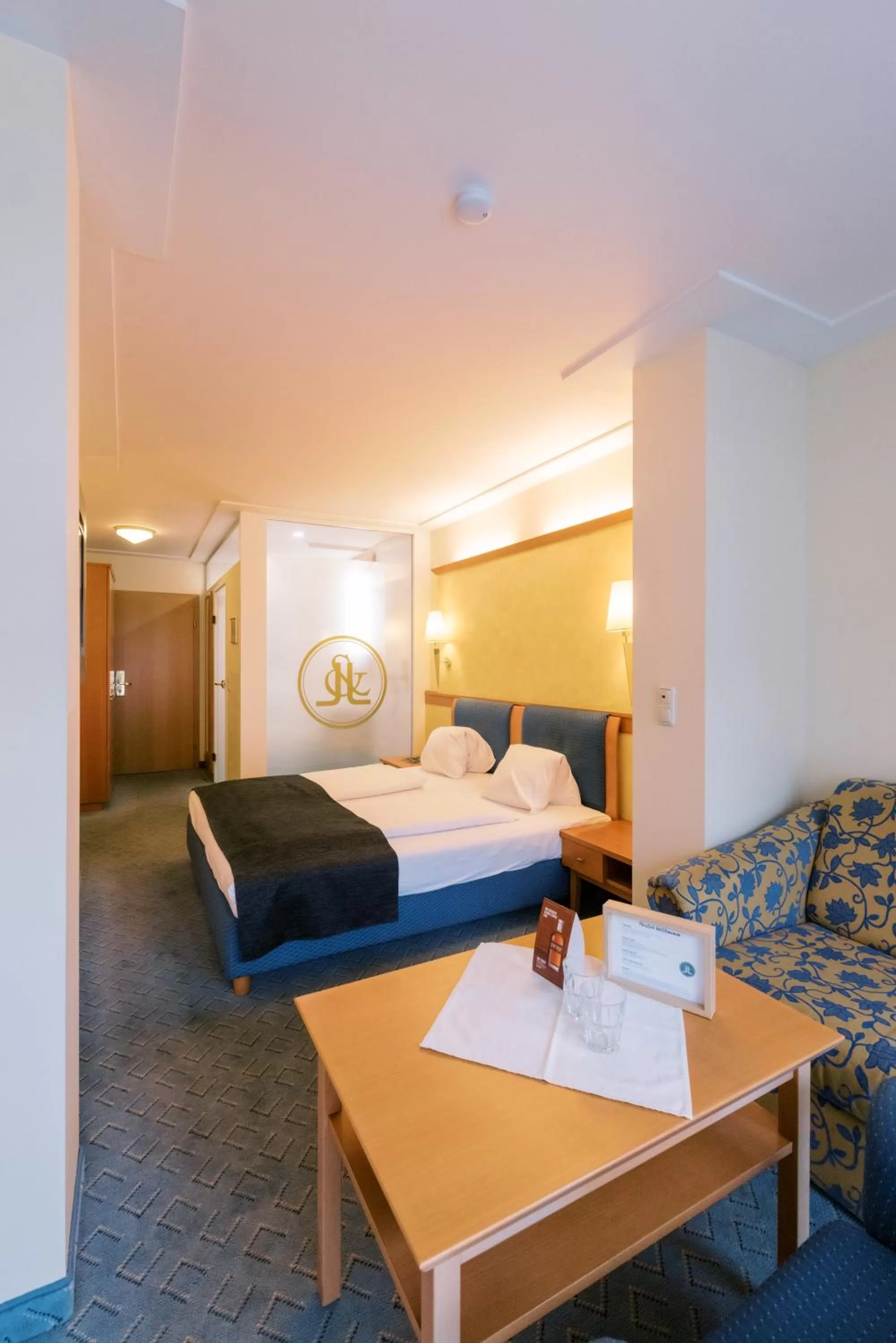 Bed in Hotel Locker & Legere