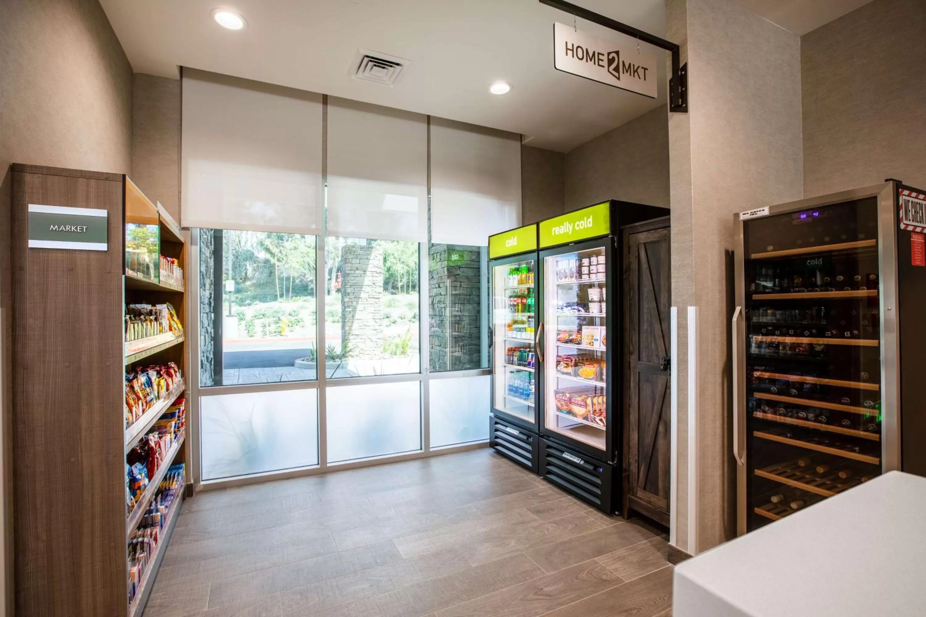 On-site shops in Home2 Suites By Hilton Carlsbad, Ca