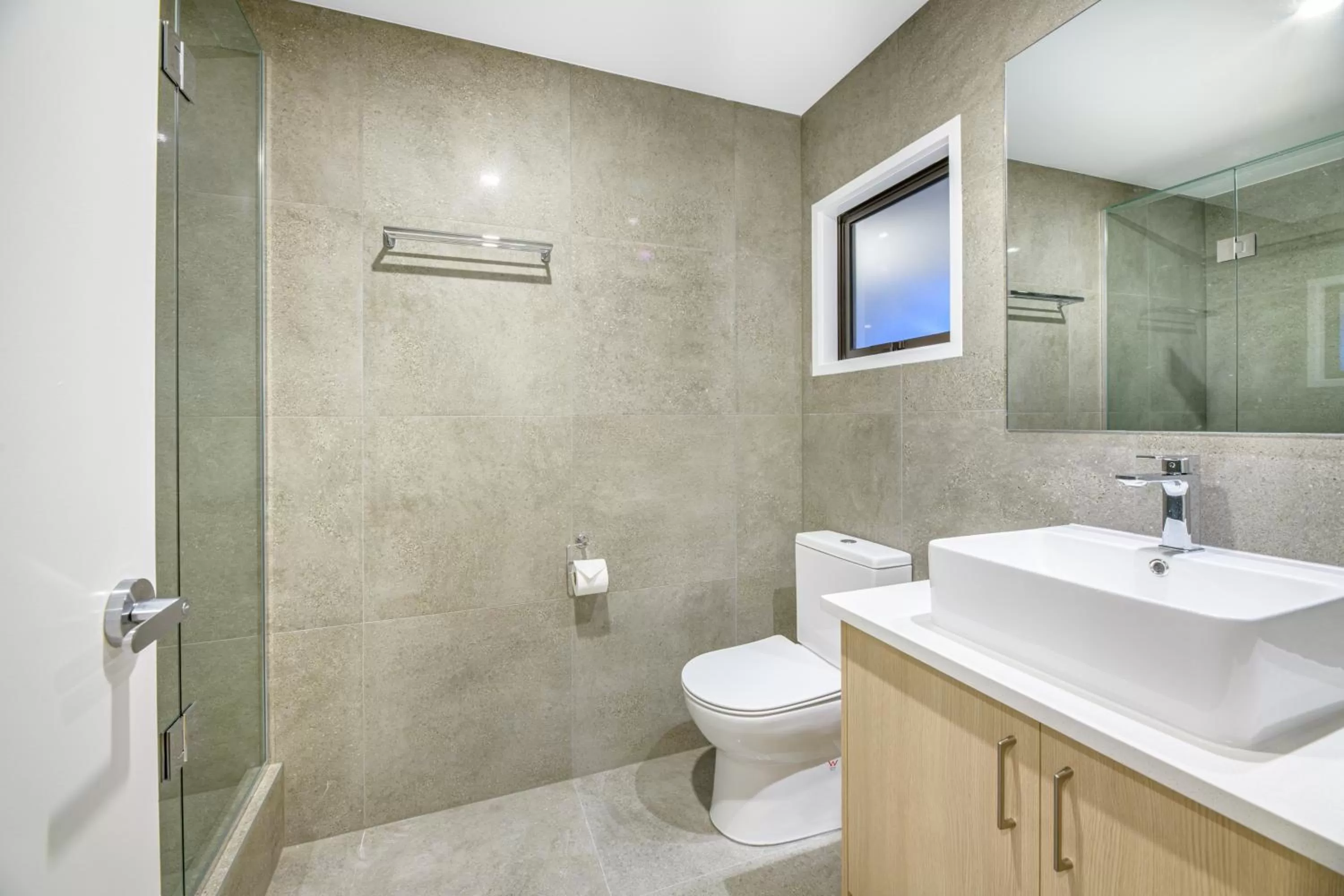 Bathroom in Takapuna International Motor Lodge