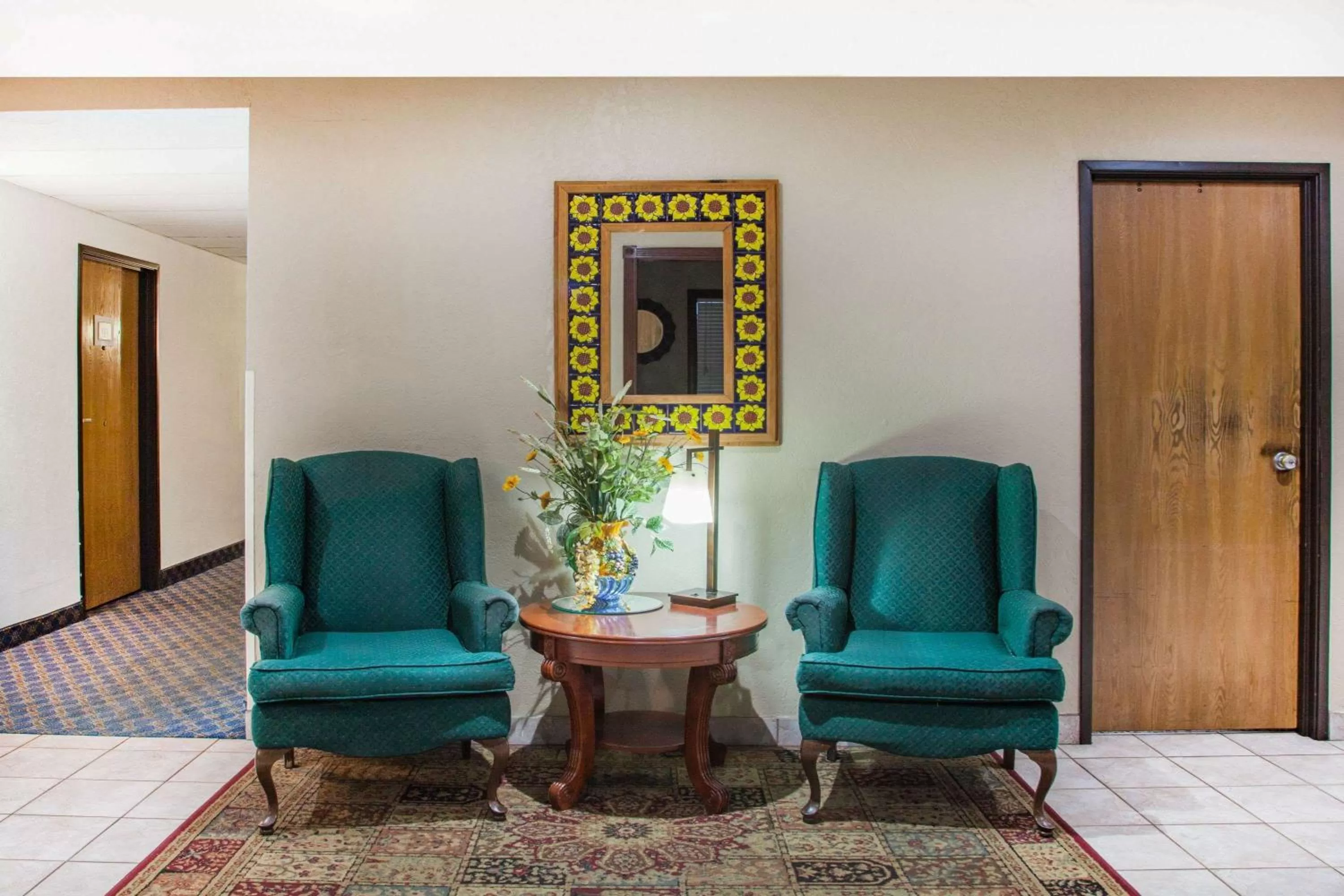 Lobby or reception in Super 8 by Wyndham Hot Springs