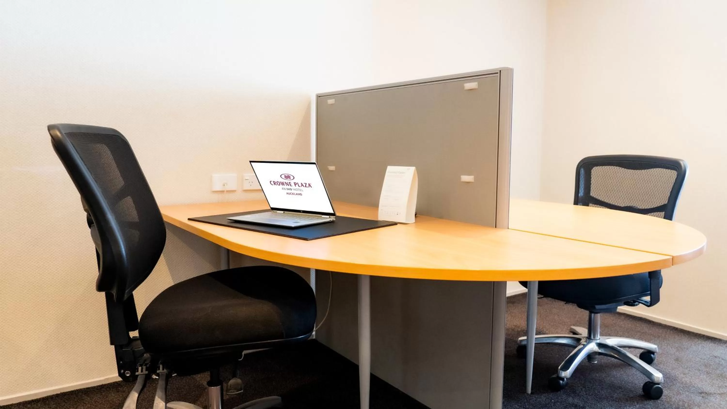 Business facilities in Crowne Plaza Auckland by IHG