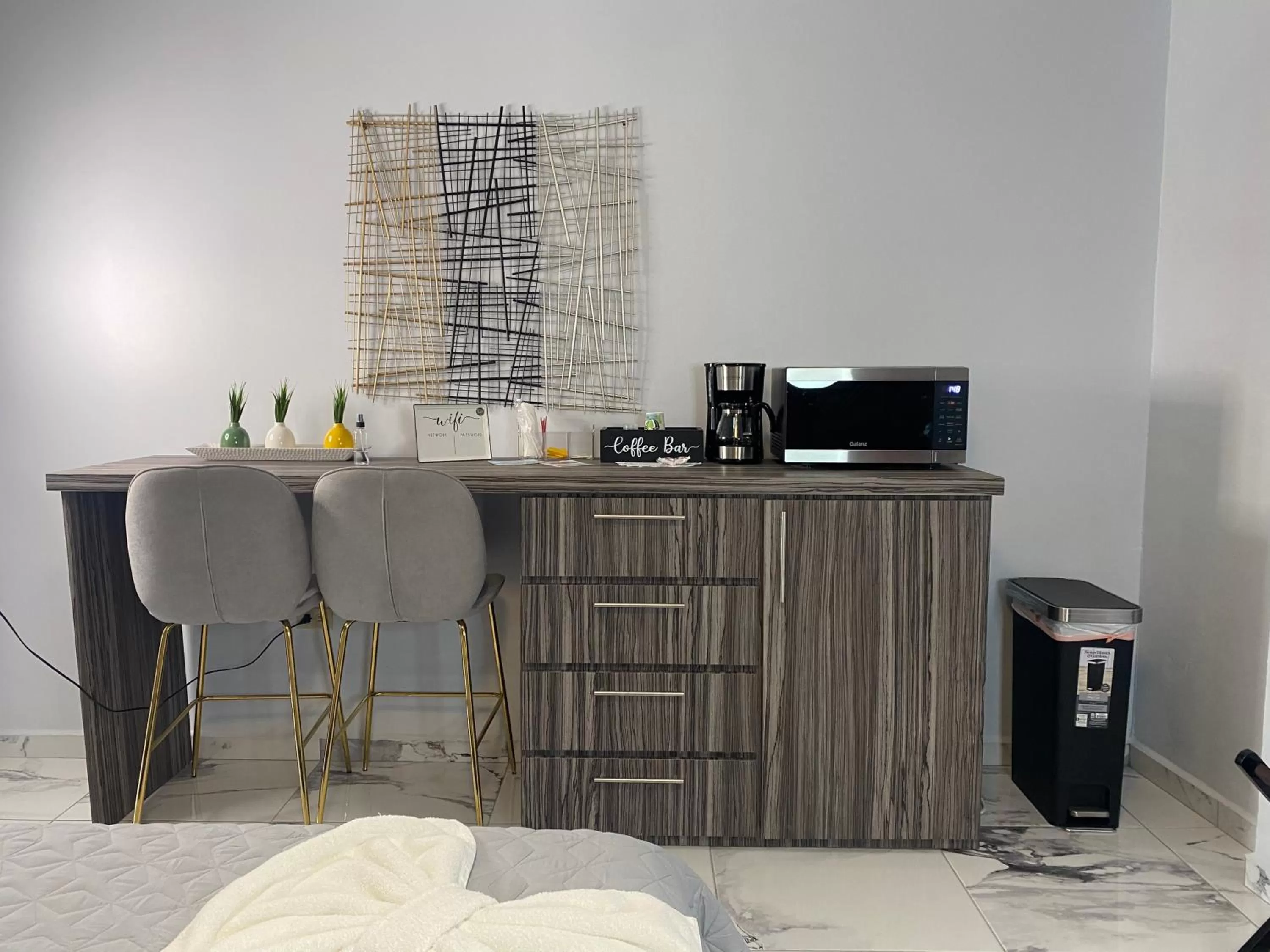 Coffee/tea facilities in Itza-Bella Suites