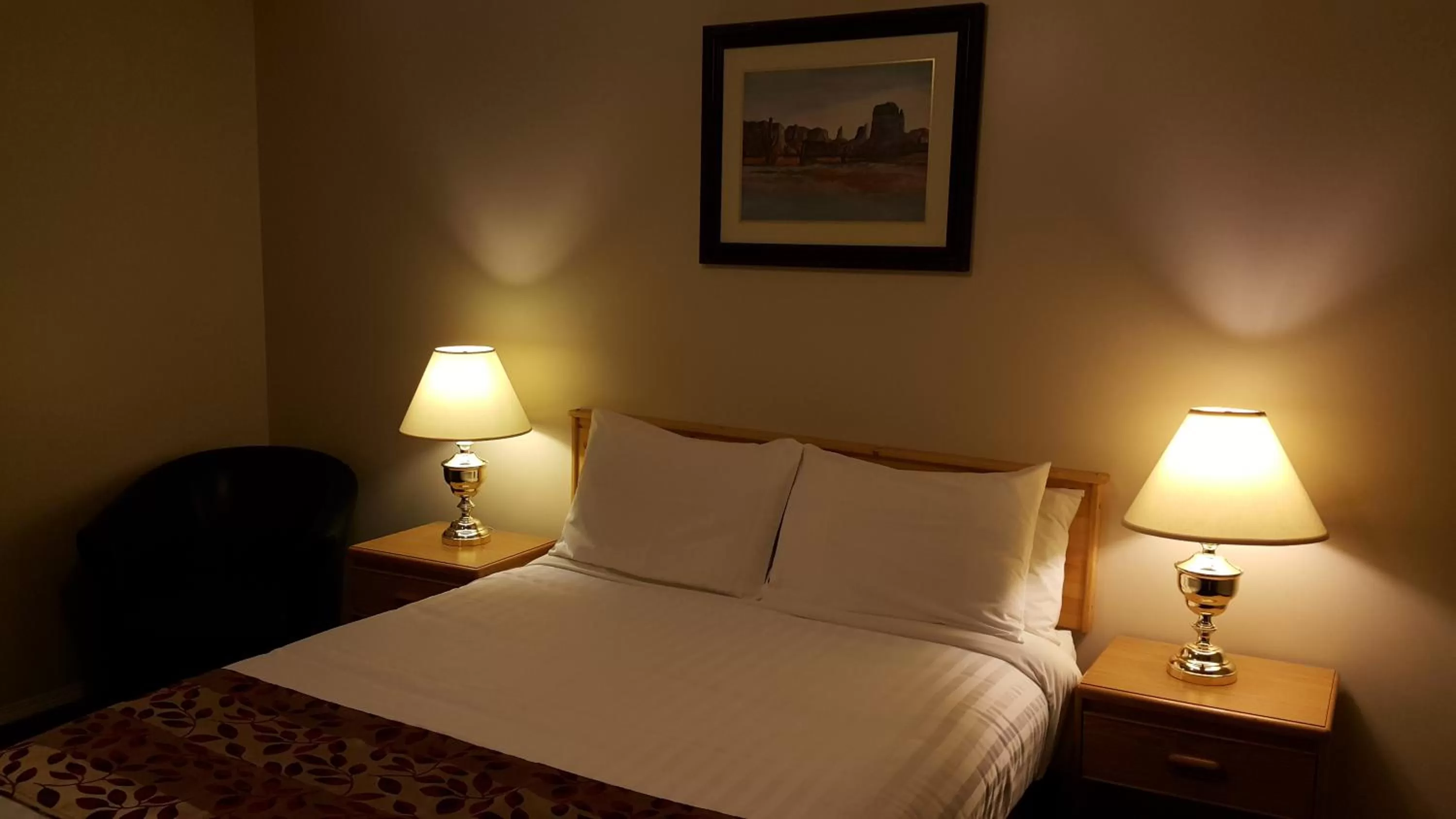 Bedroom, Bed in Cactus Tree Inn