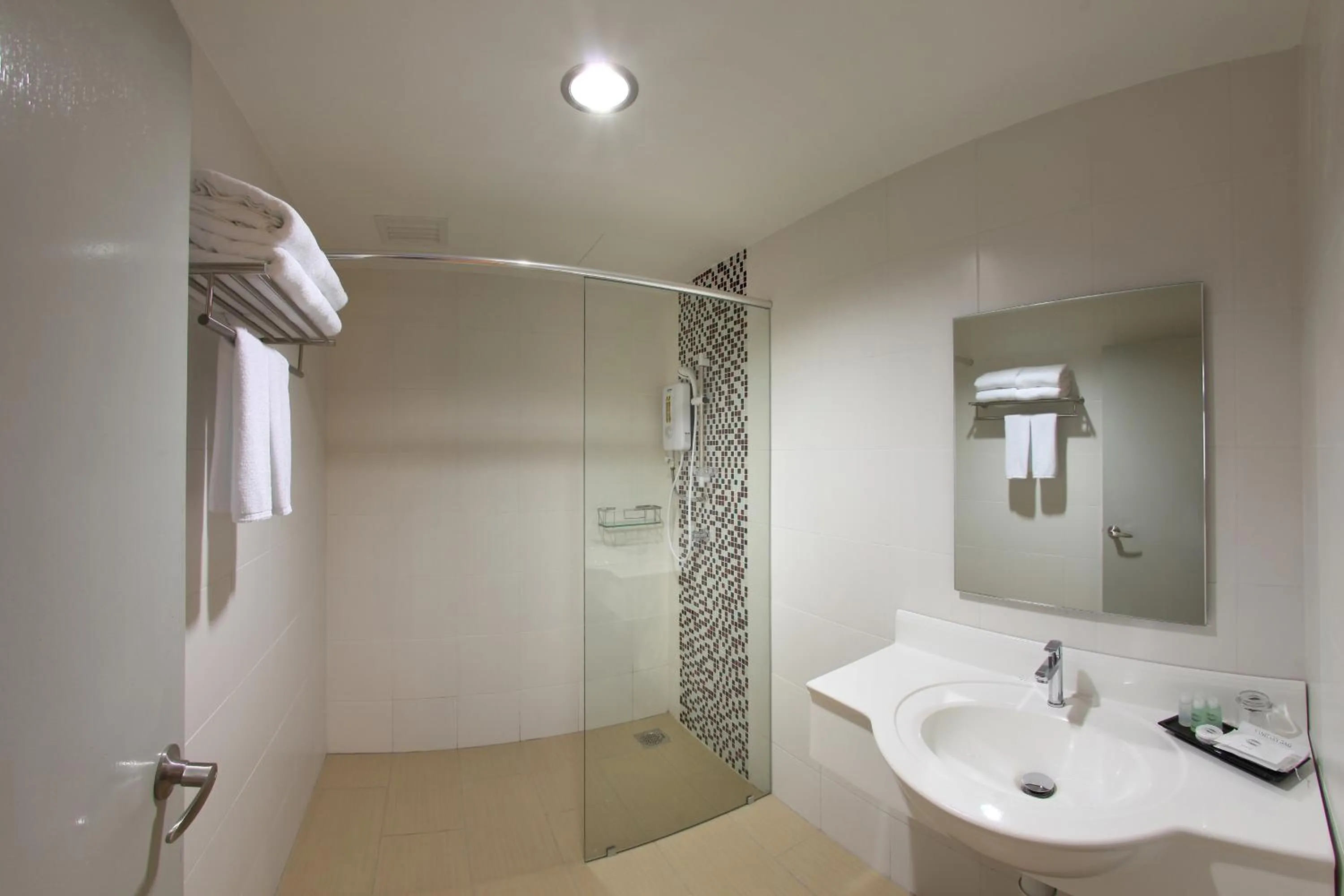 Bathroom in Hotel Mincott