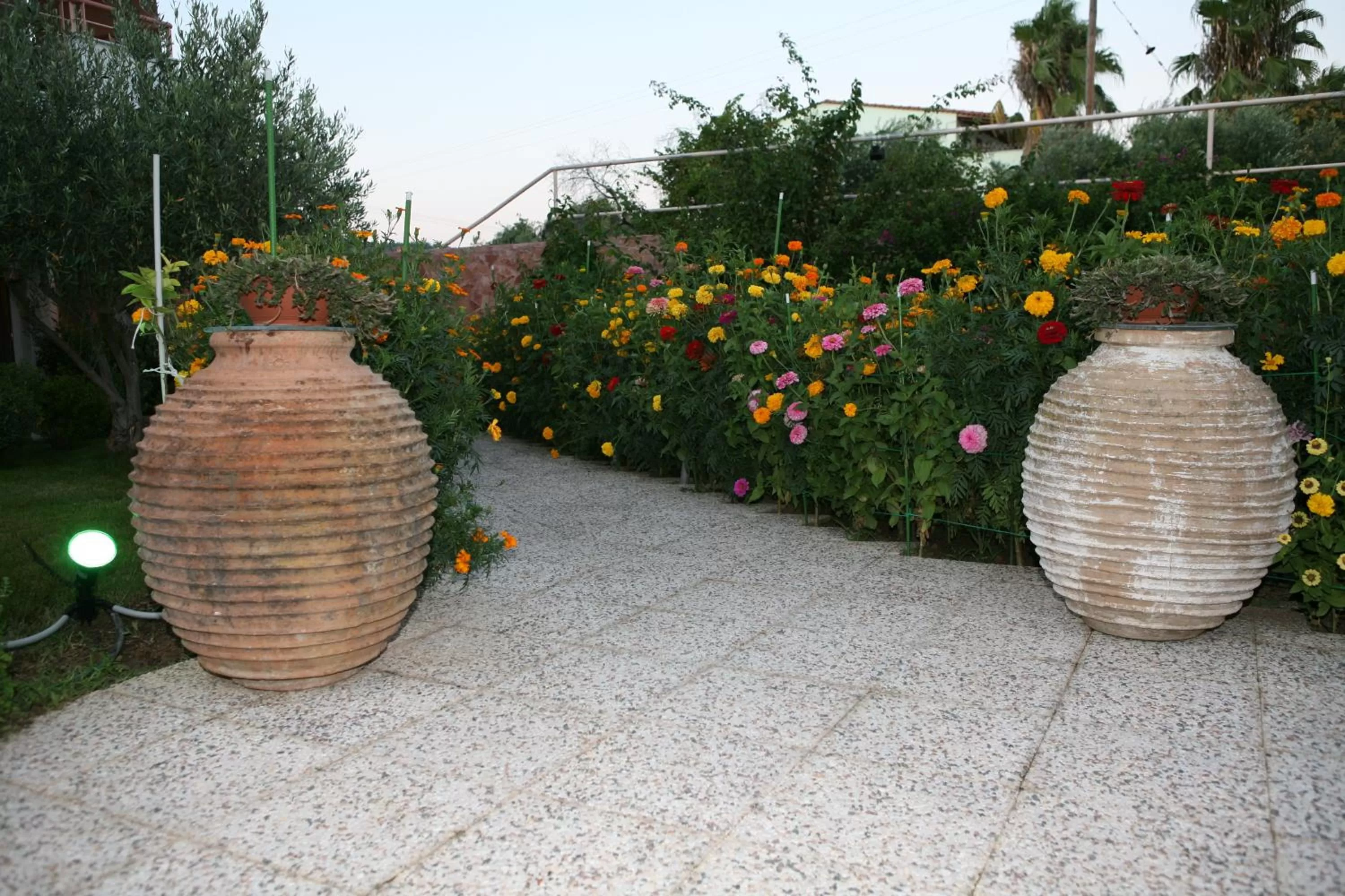 Over Sea Rooms & Villas