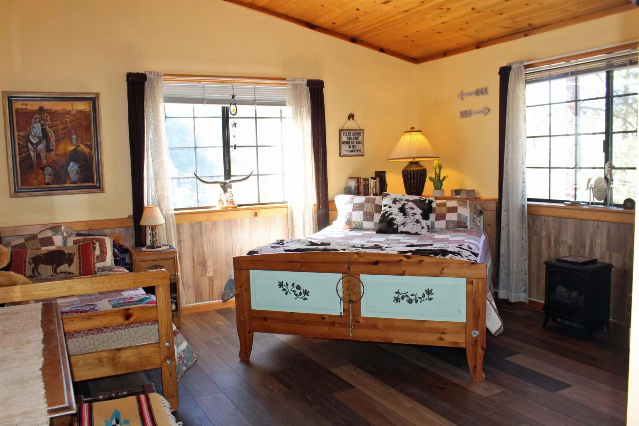 Photo of the whole room, Bed in The Old Bear BnB