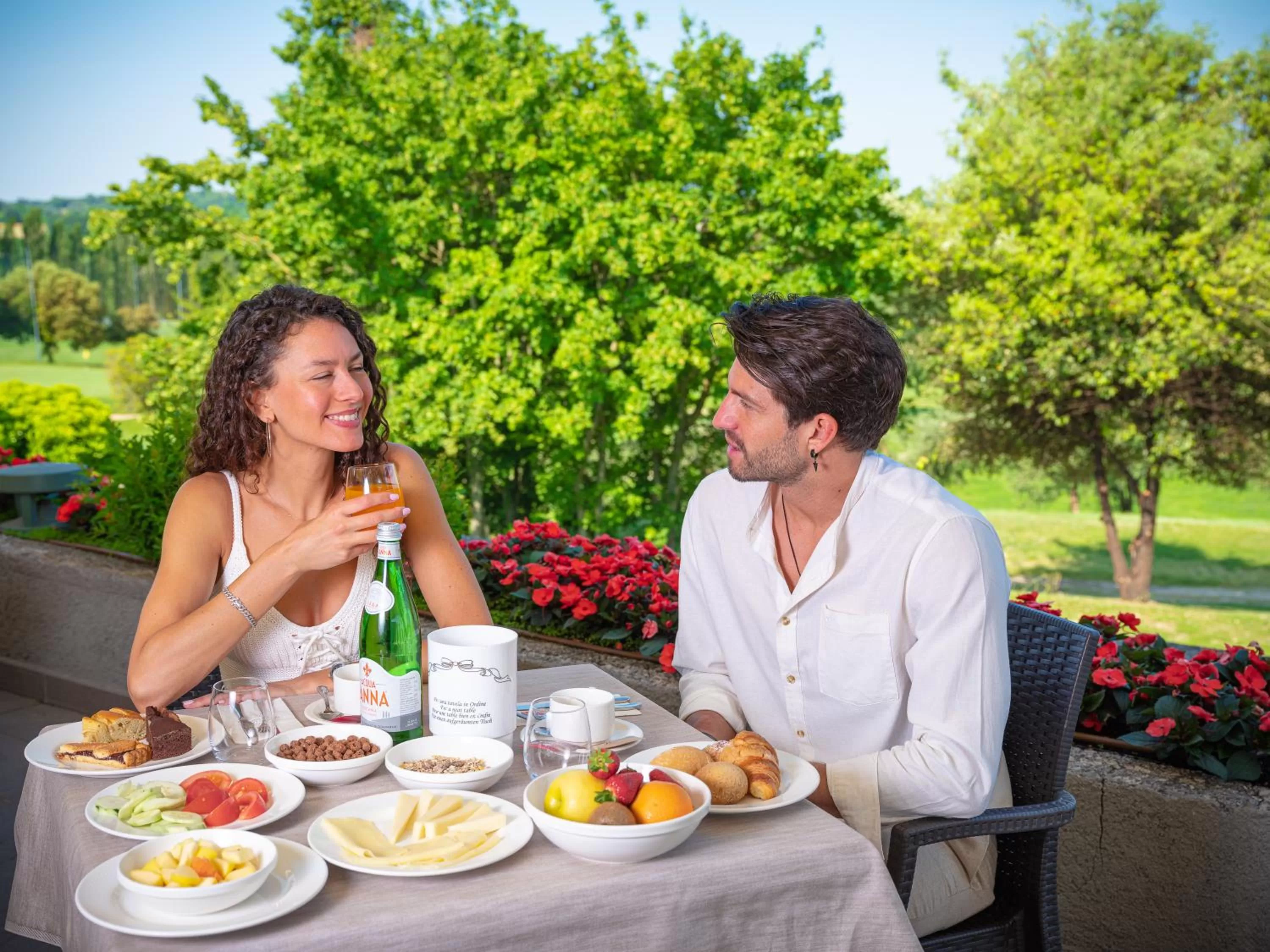 Restaurant/places to eat in Active Hotel Paradiso