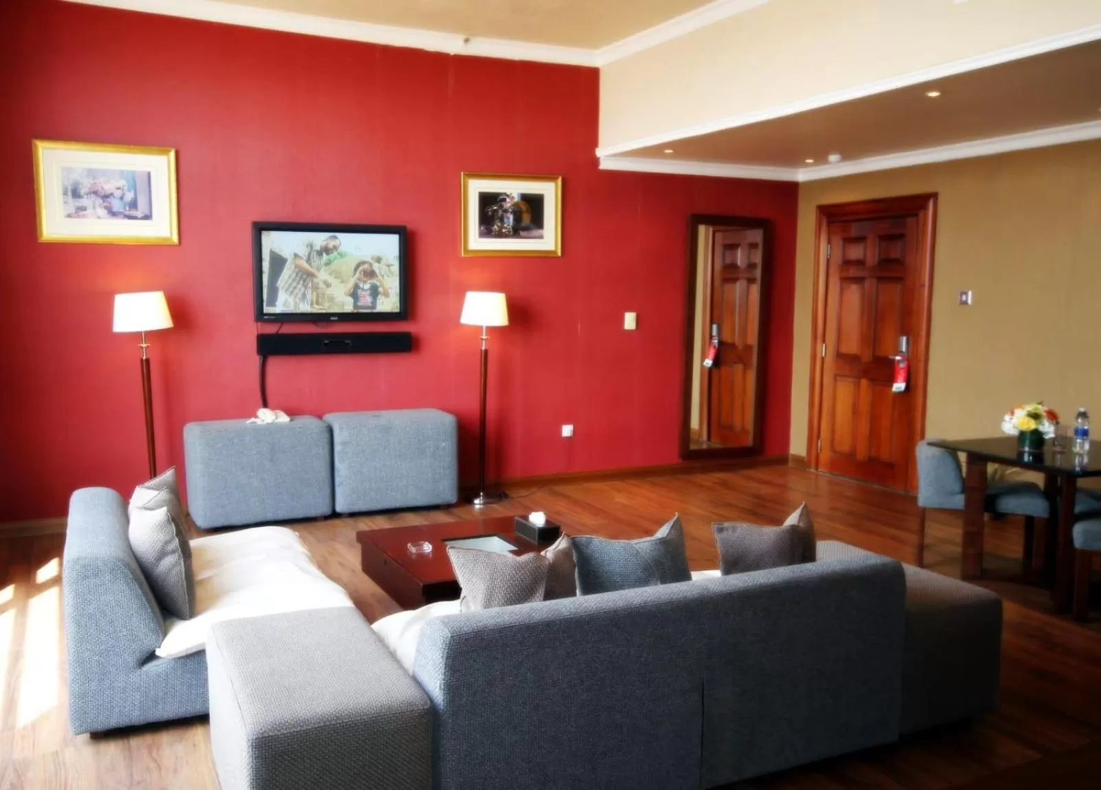 Deluxe Single Room in Le Jazz Hotel