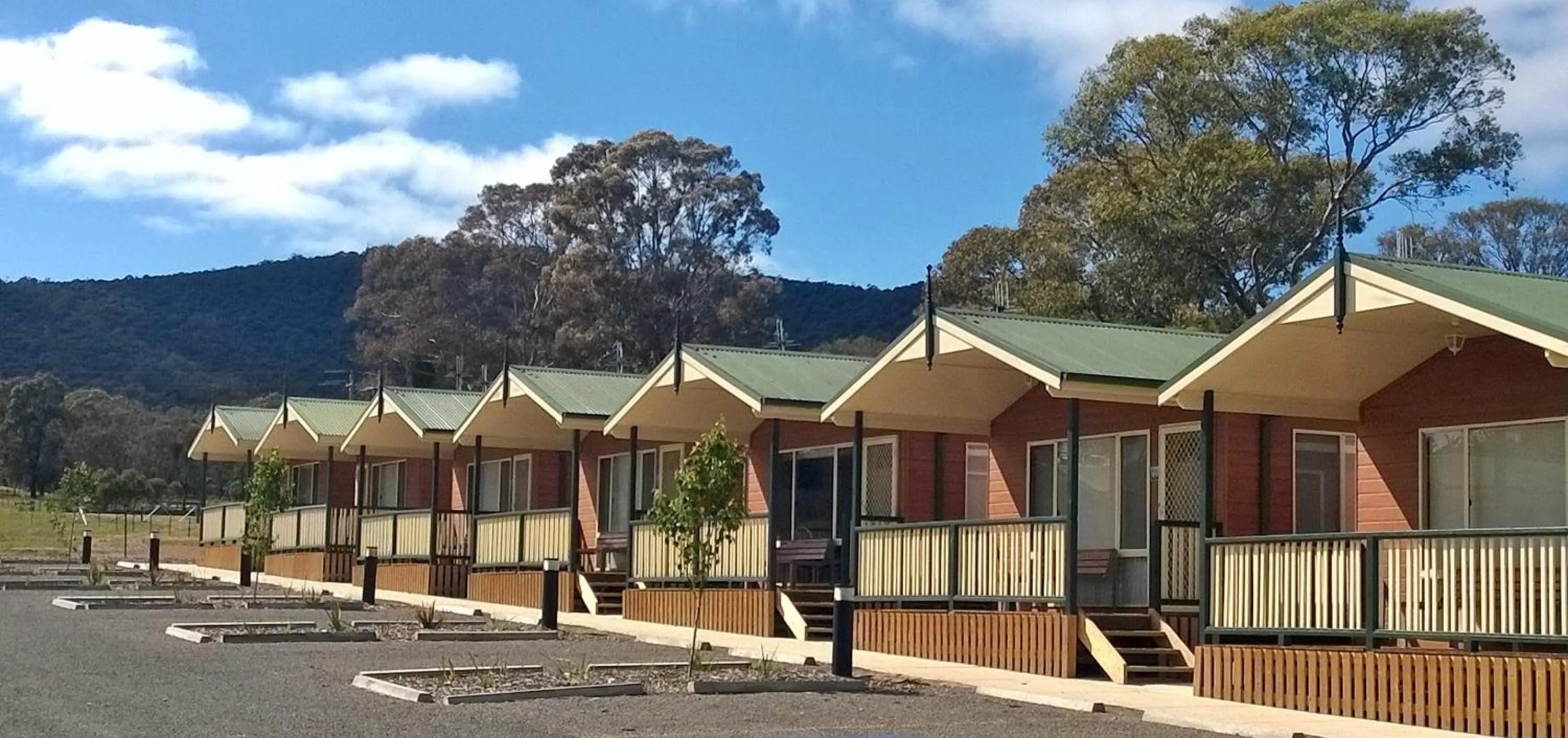 Property building in Canberra Carotel Motel