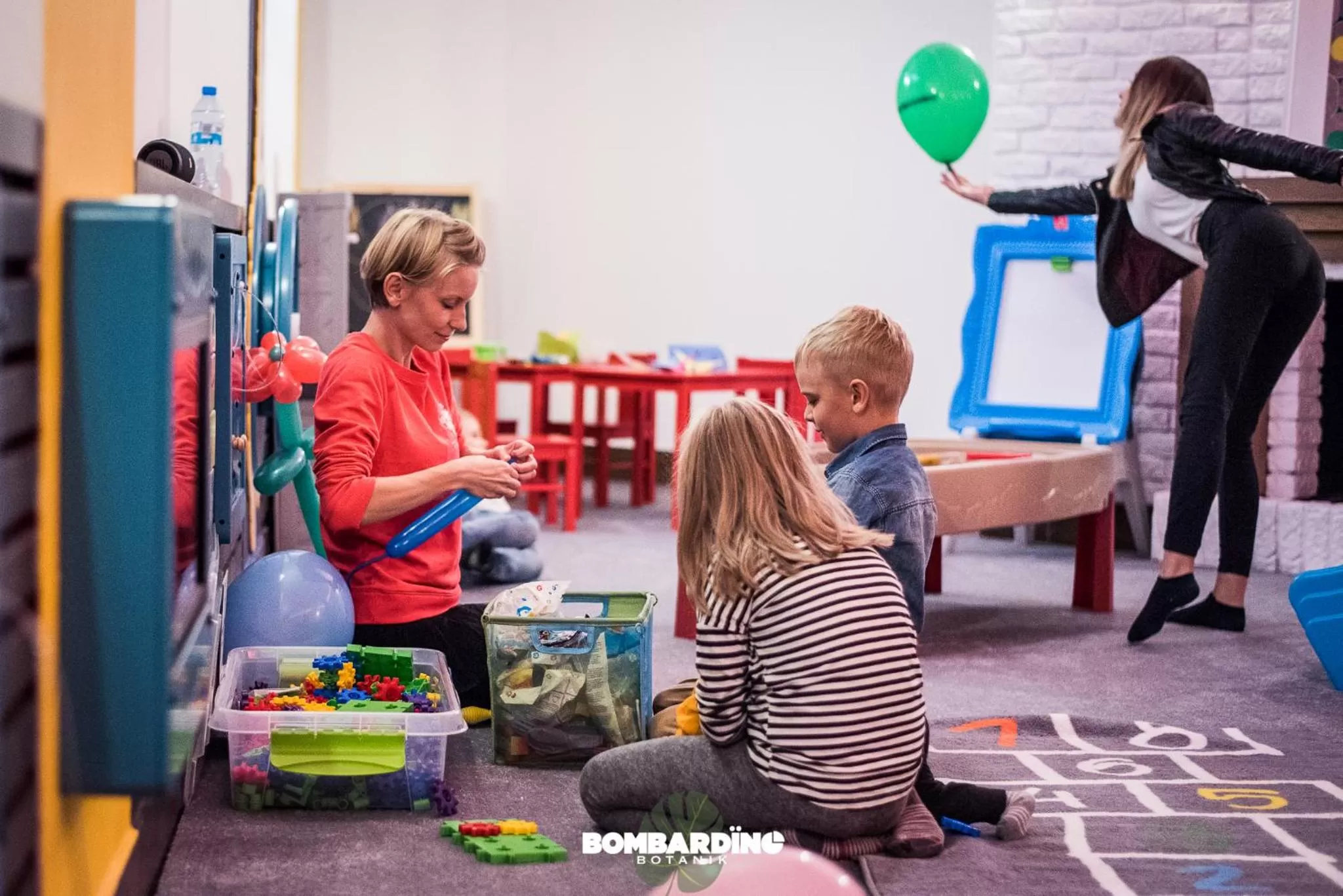 People in Hotel Willowa