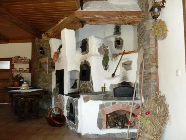 Gościniec Dworski w Ropie - Pokoje gościnne