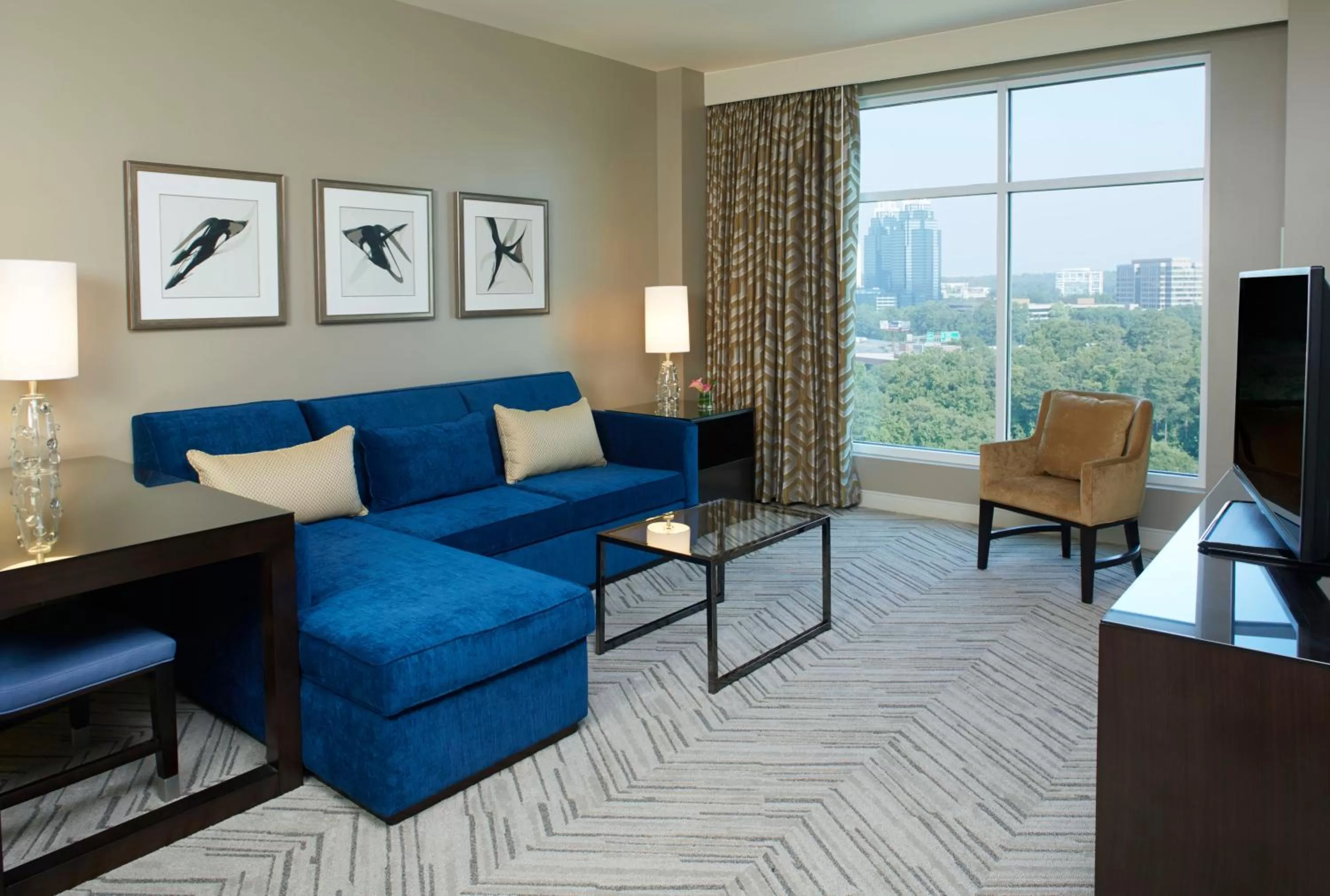 Living room in Hyatt Regency Atlanta Perimeter at Villa Christina