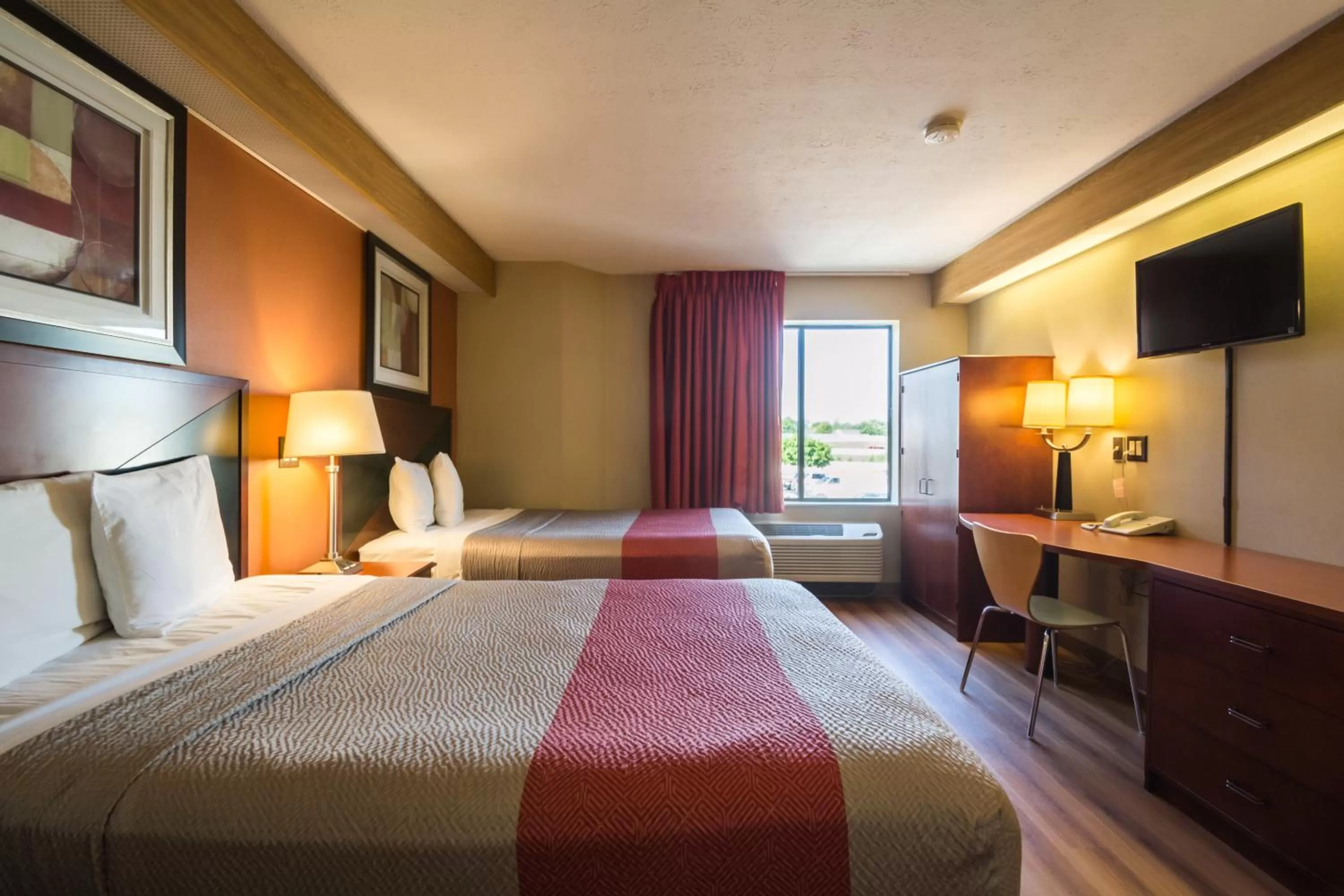 Bedroom, Bed in Motel 6-Indianapolis, IN - Airport