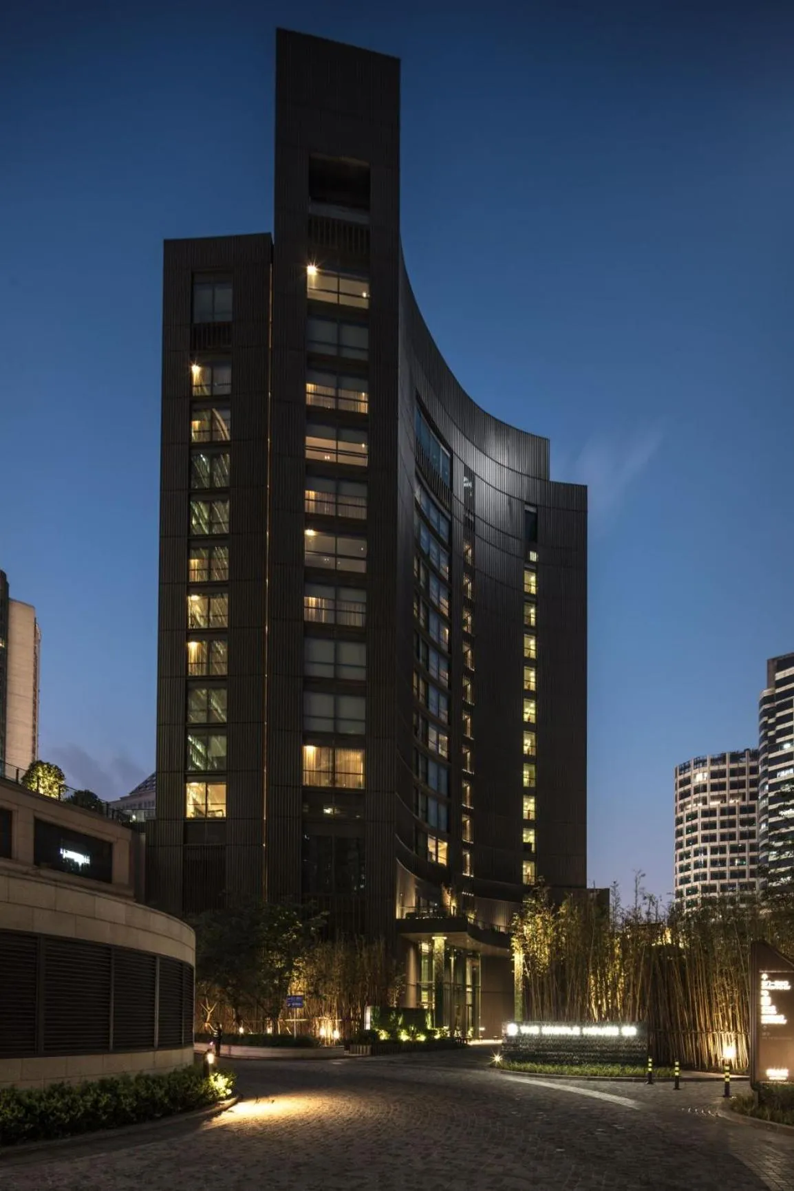 Property building in Upper House Shanghai - Former The Middle House