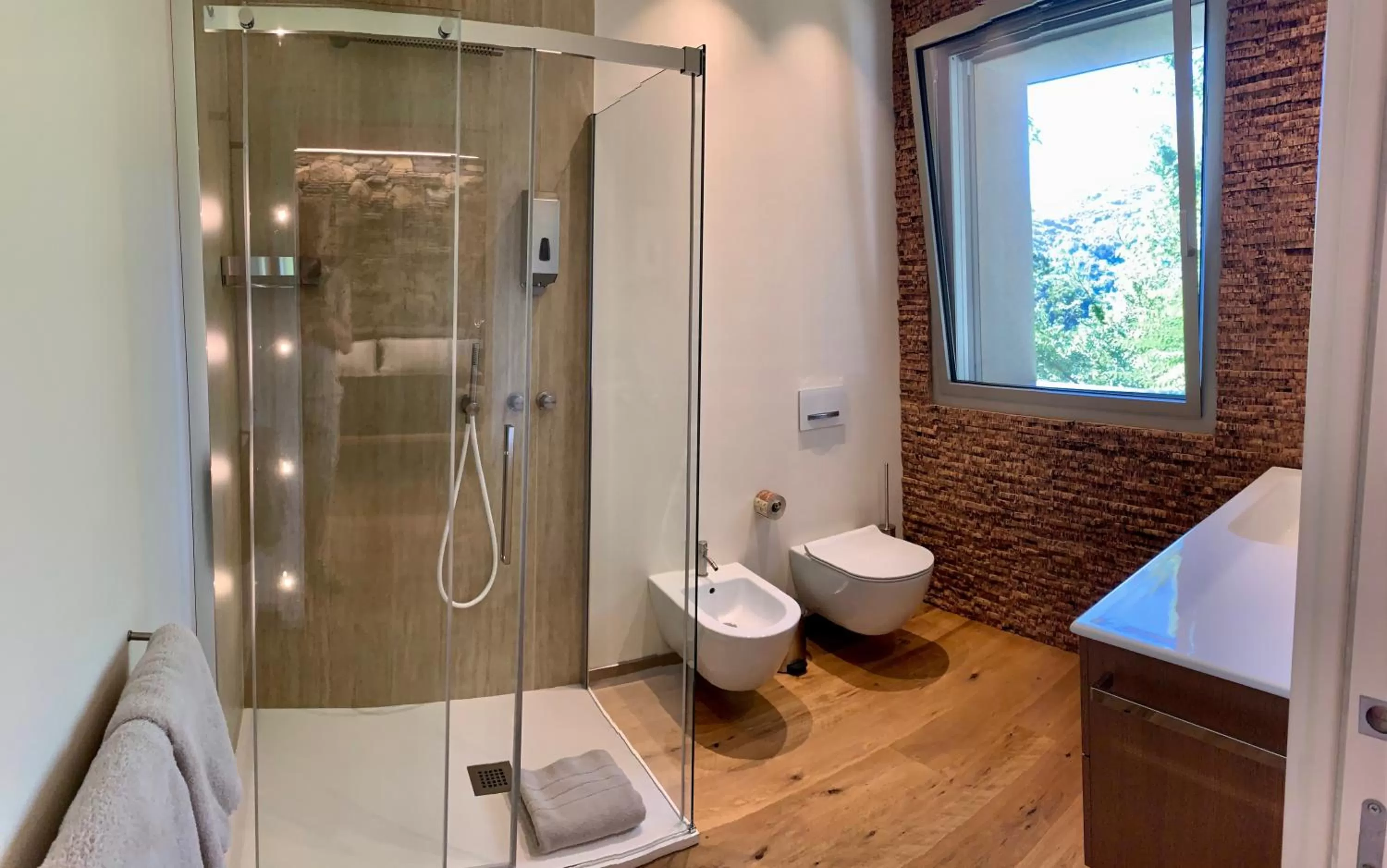 Shower in La Forestale Luxury Ecolodge B&B Primo Piano