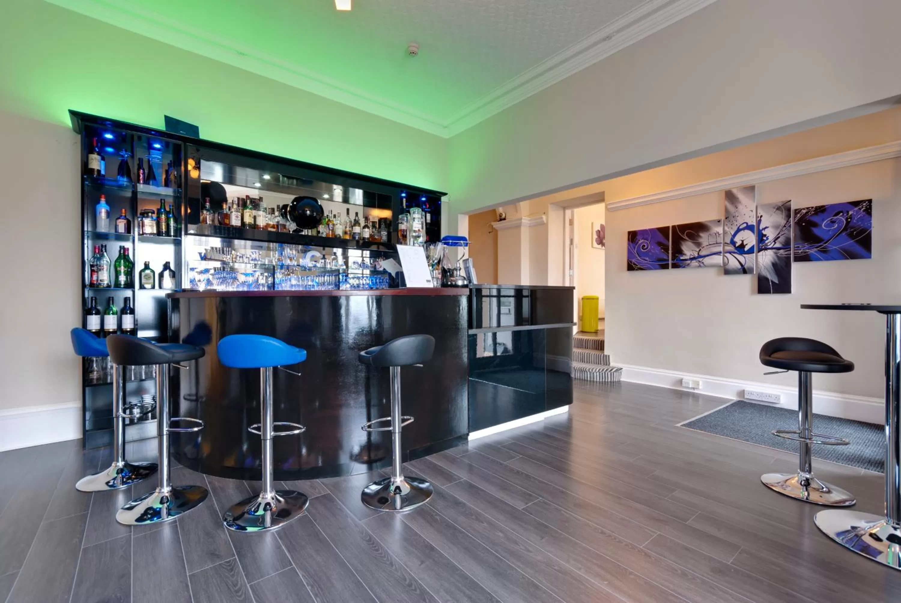 Lounge or bar in Lauriston & Lawton Court Hotel