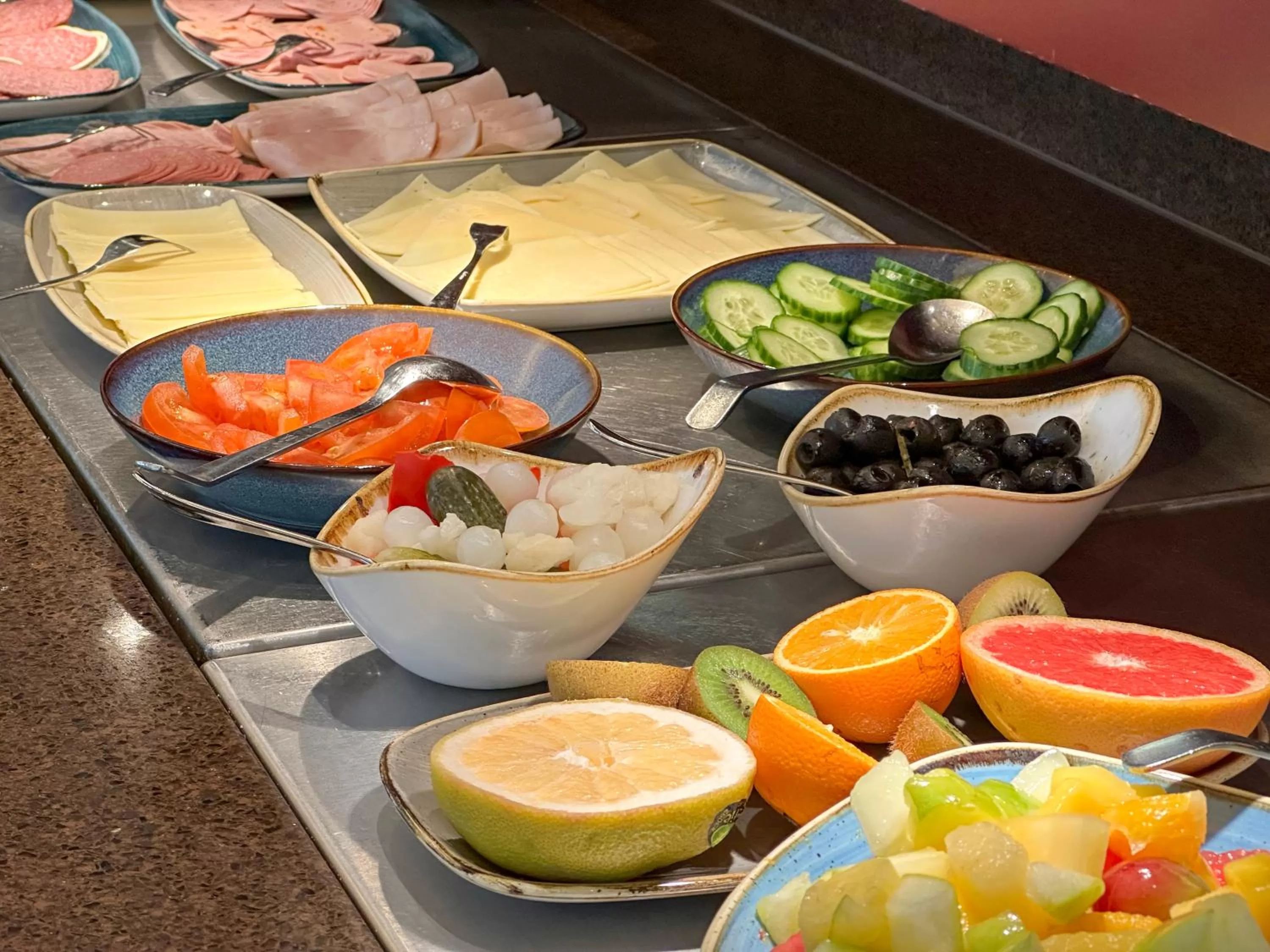 Breakfast, Food in Mercure Hotel Düsseldorf Süd