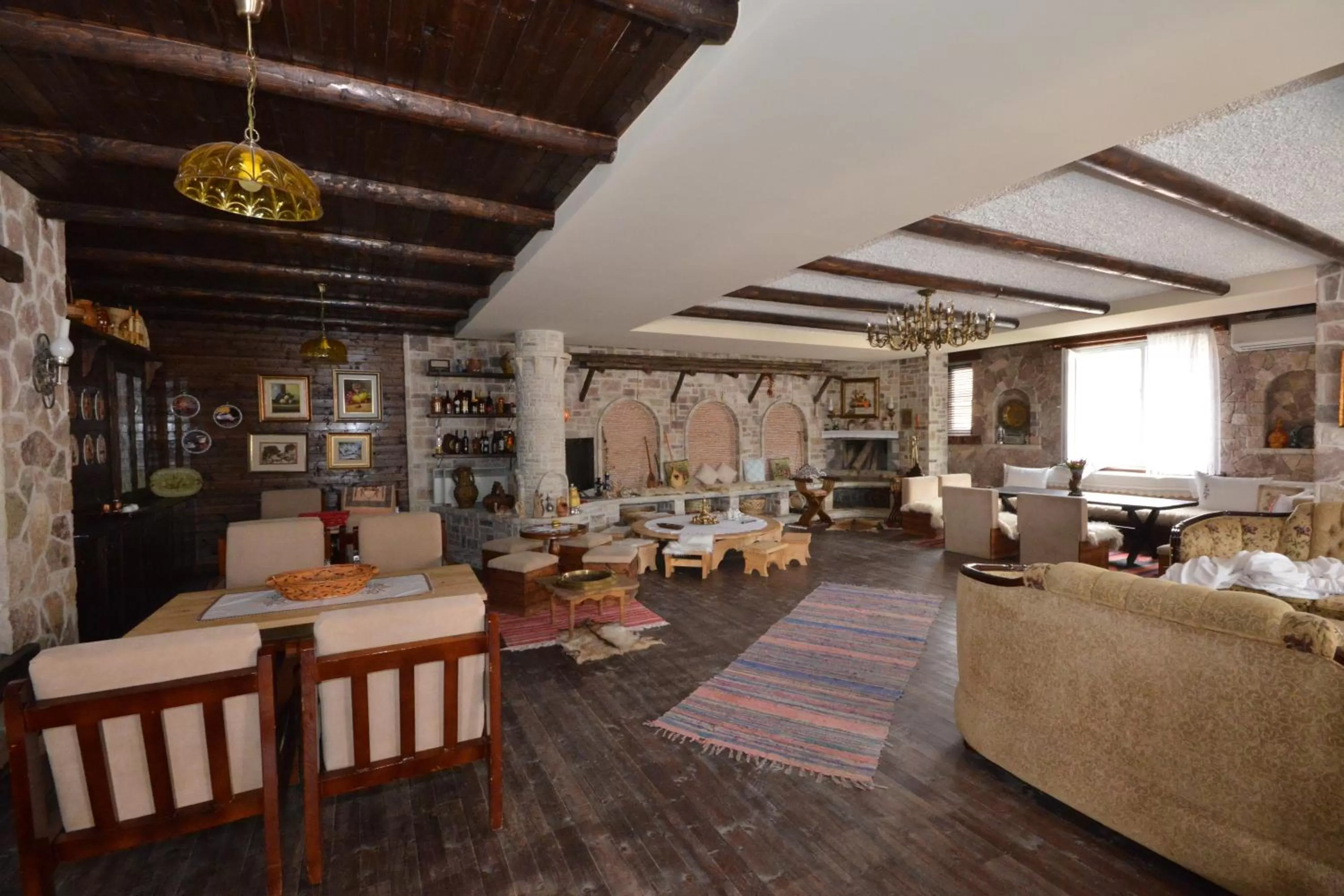 Restaurant/Places to Eat in Hotel Veri