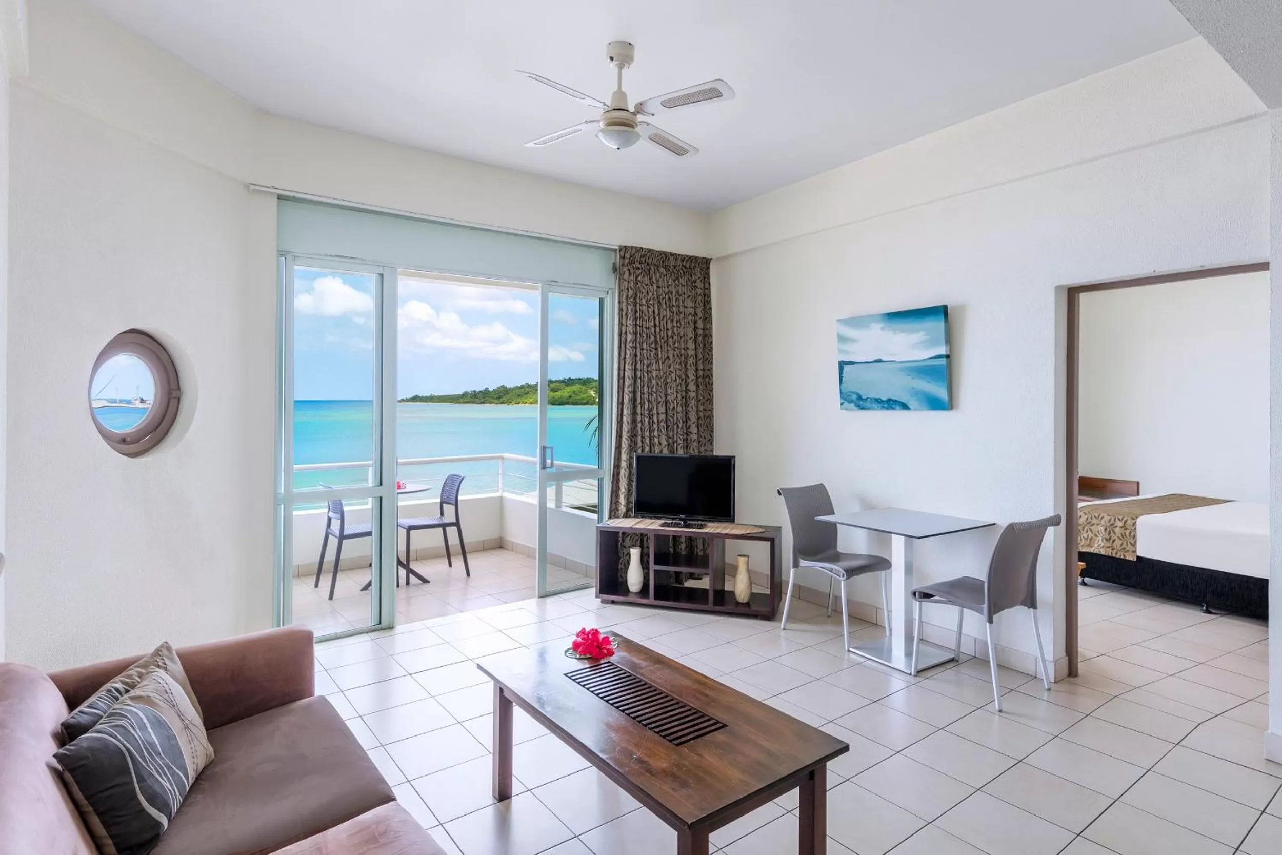 Restaurant/places to eat in Chantillys on the Bay