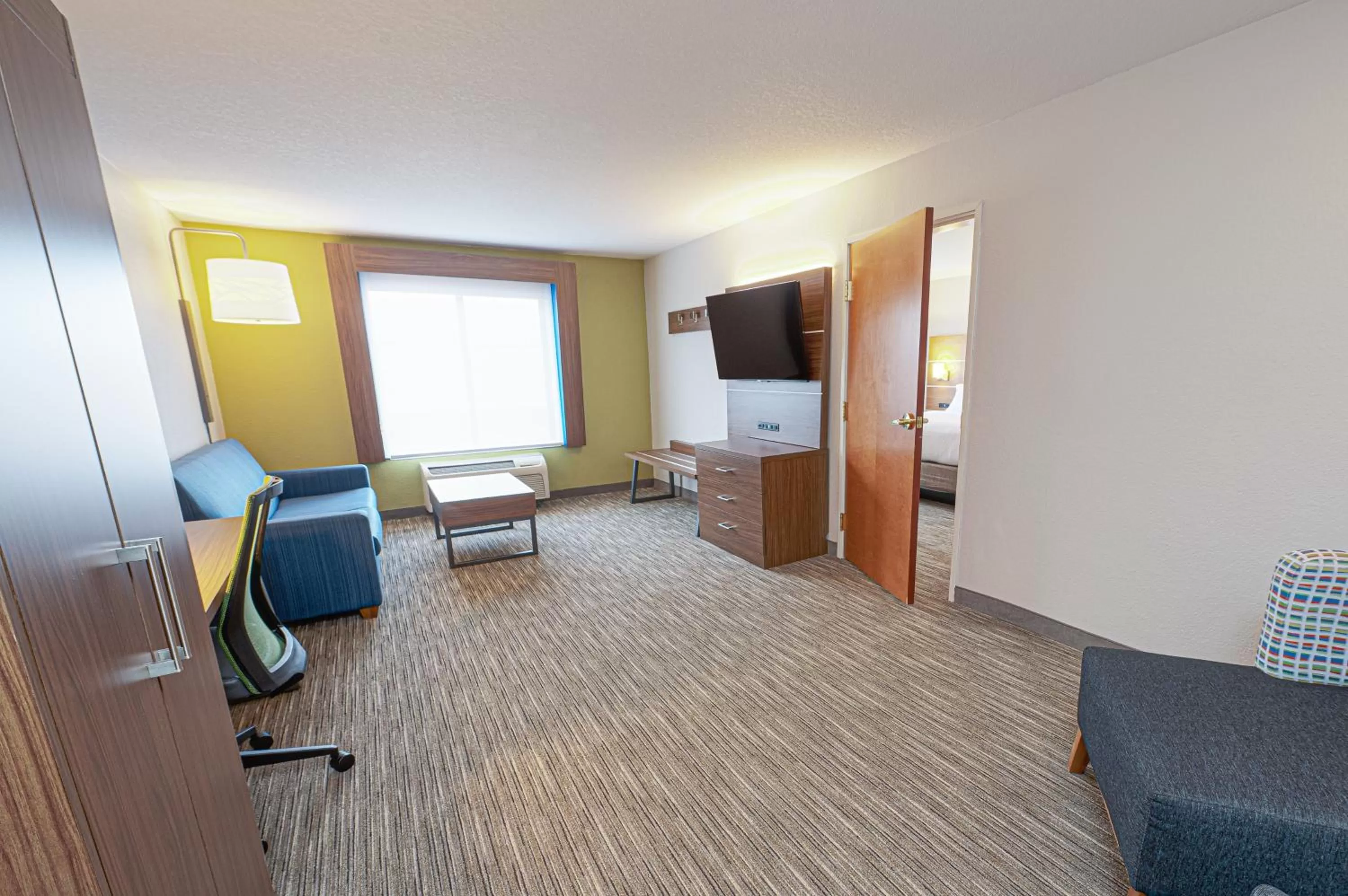 Photo of the whole room in Holiday Inn Express Hotel & Suites East Lansing by IHG