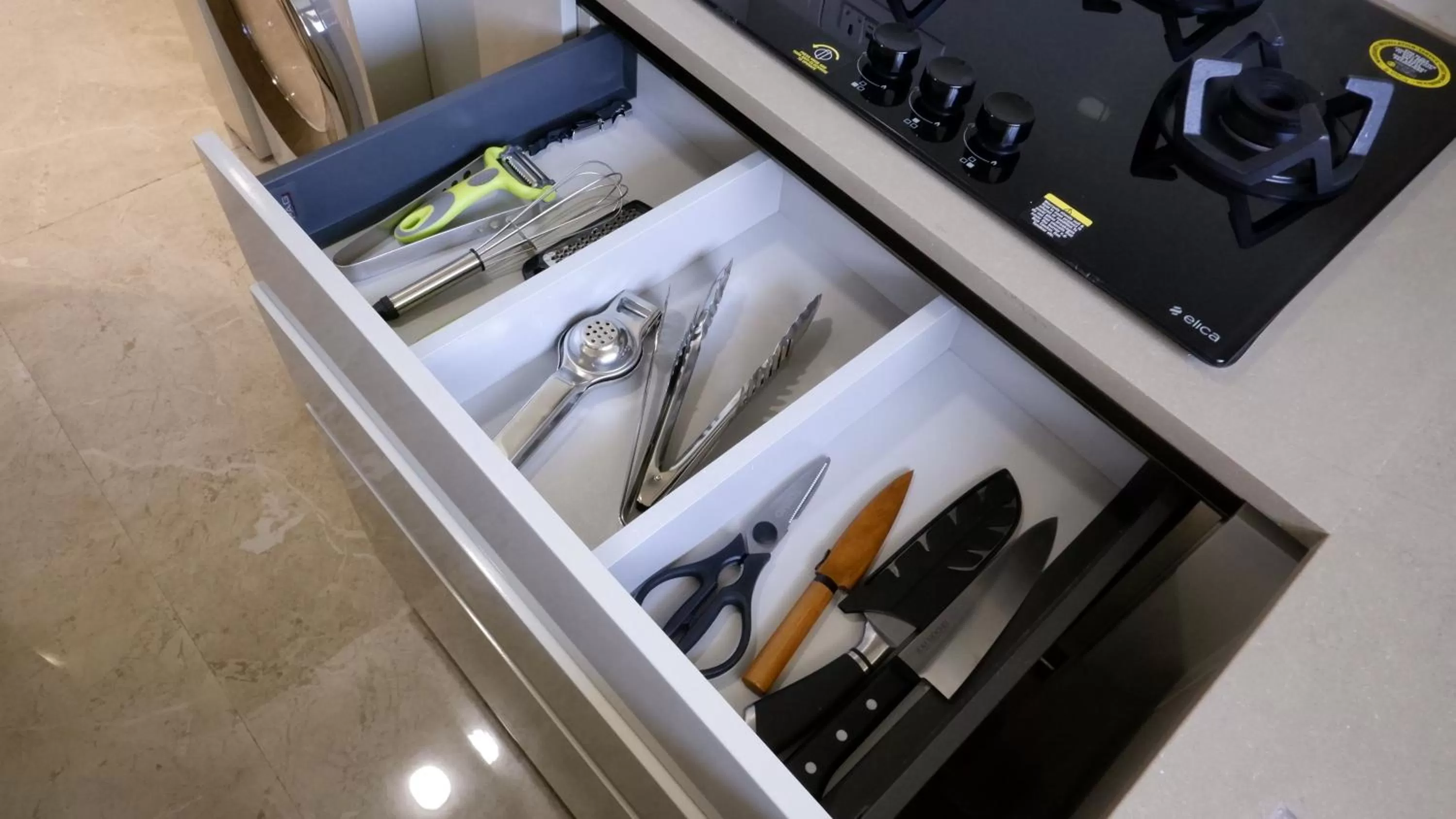 Kitchen or kitchenette in RELOhomes Serviced Apartment