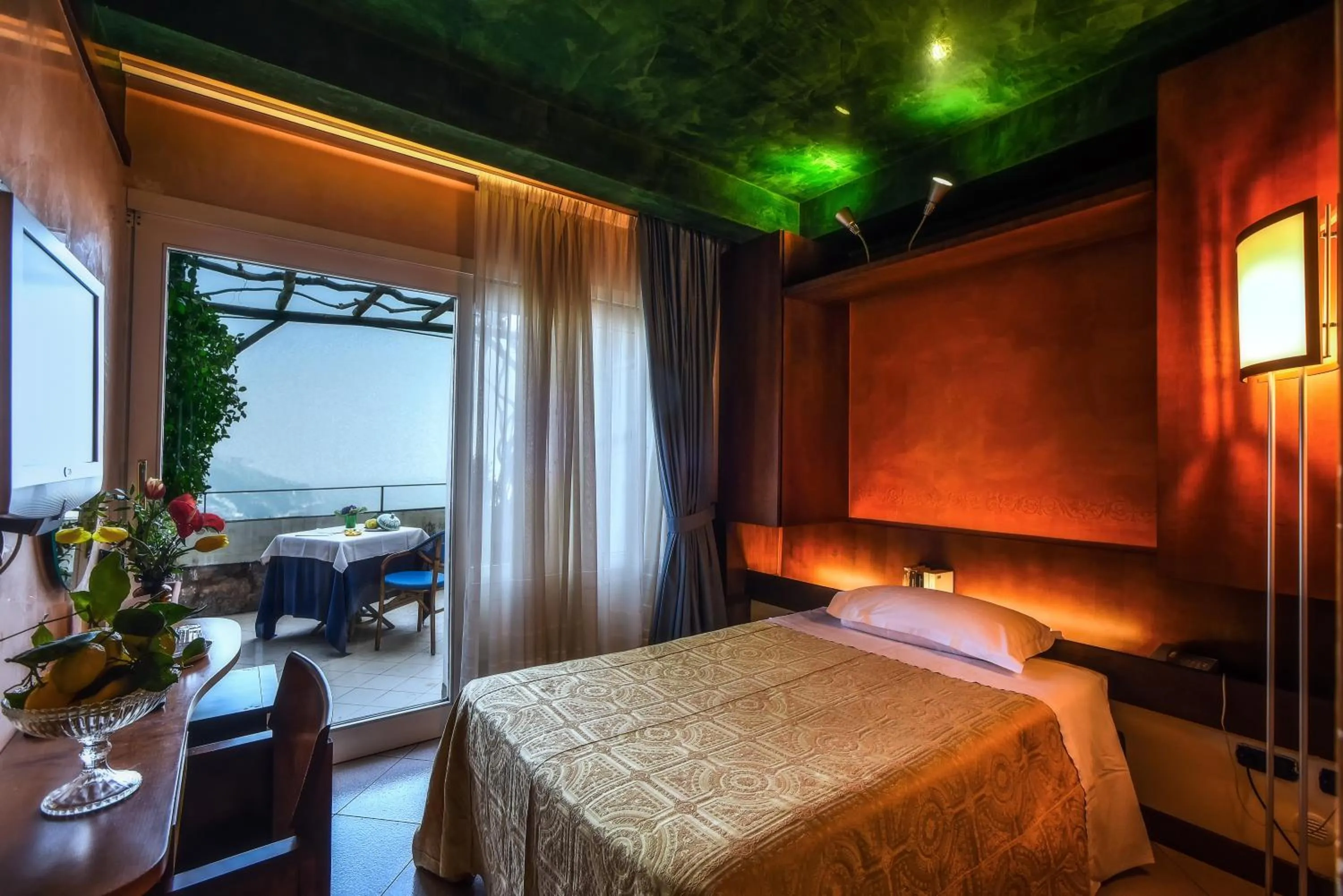 Photo of the whole room, Bed in Hotel Graal