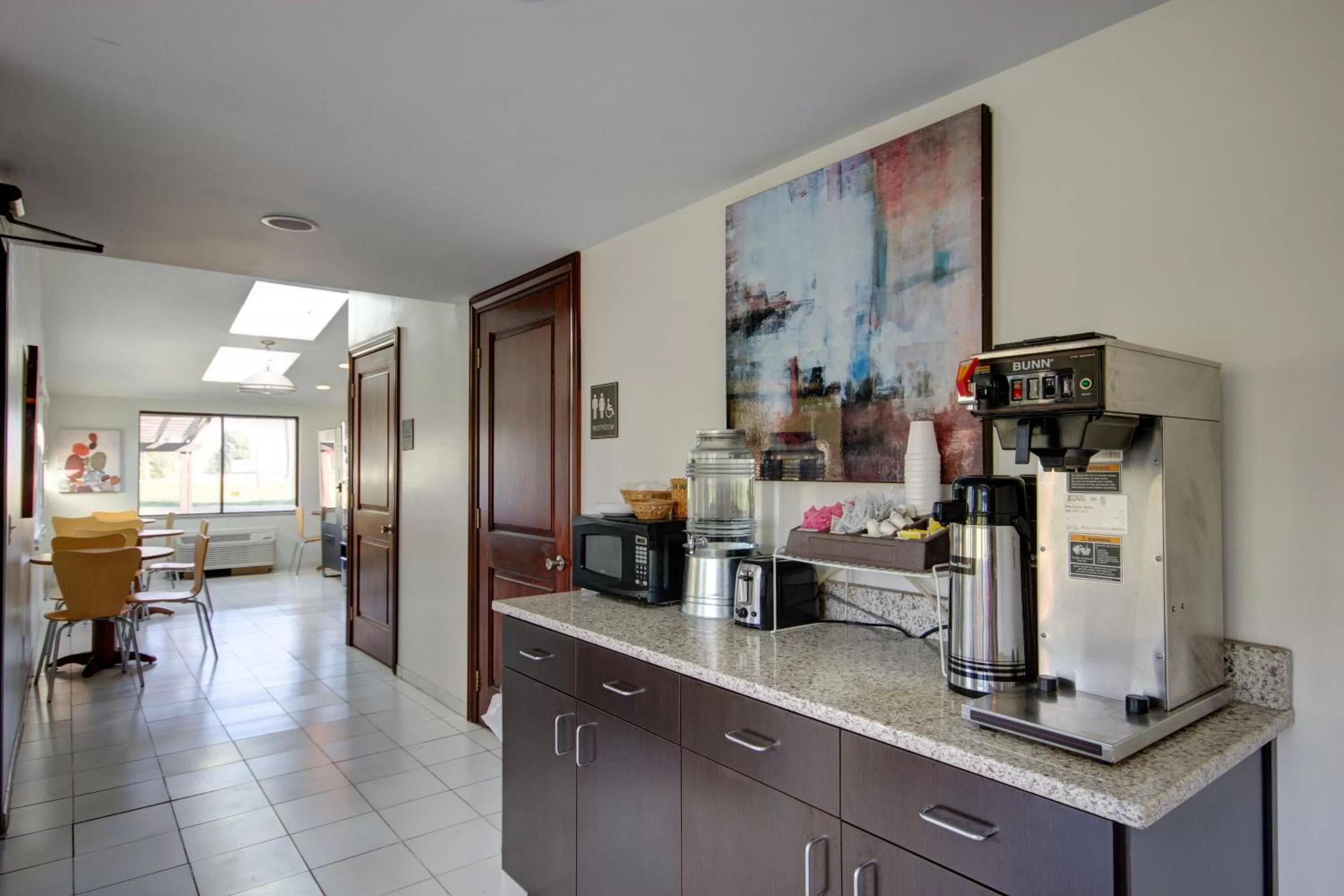 Coffee/tea facilities in Americas Best Value Inn Heath-Newark