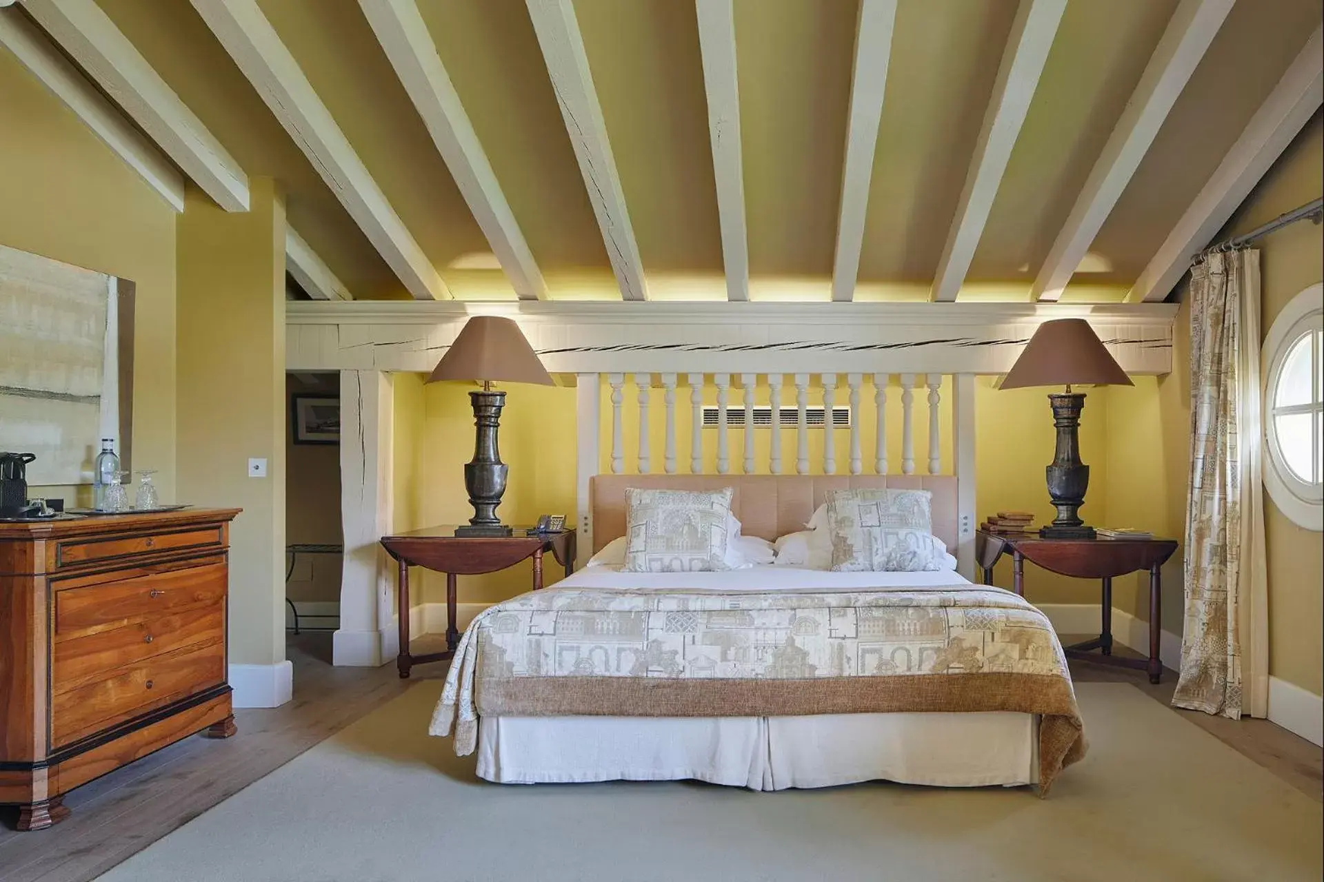 Junior Suite with Pool View in Hotel Iturregi Junior Suite with Pool View in Hotel Iturregi