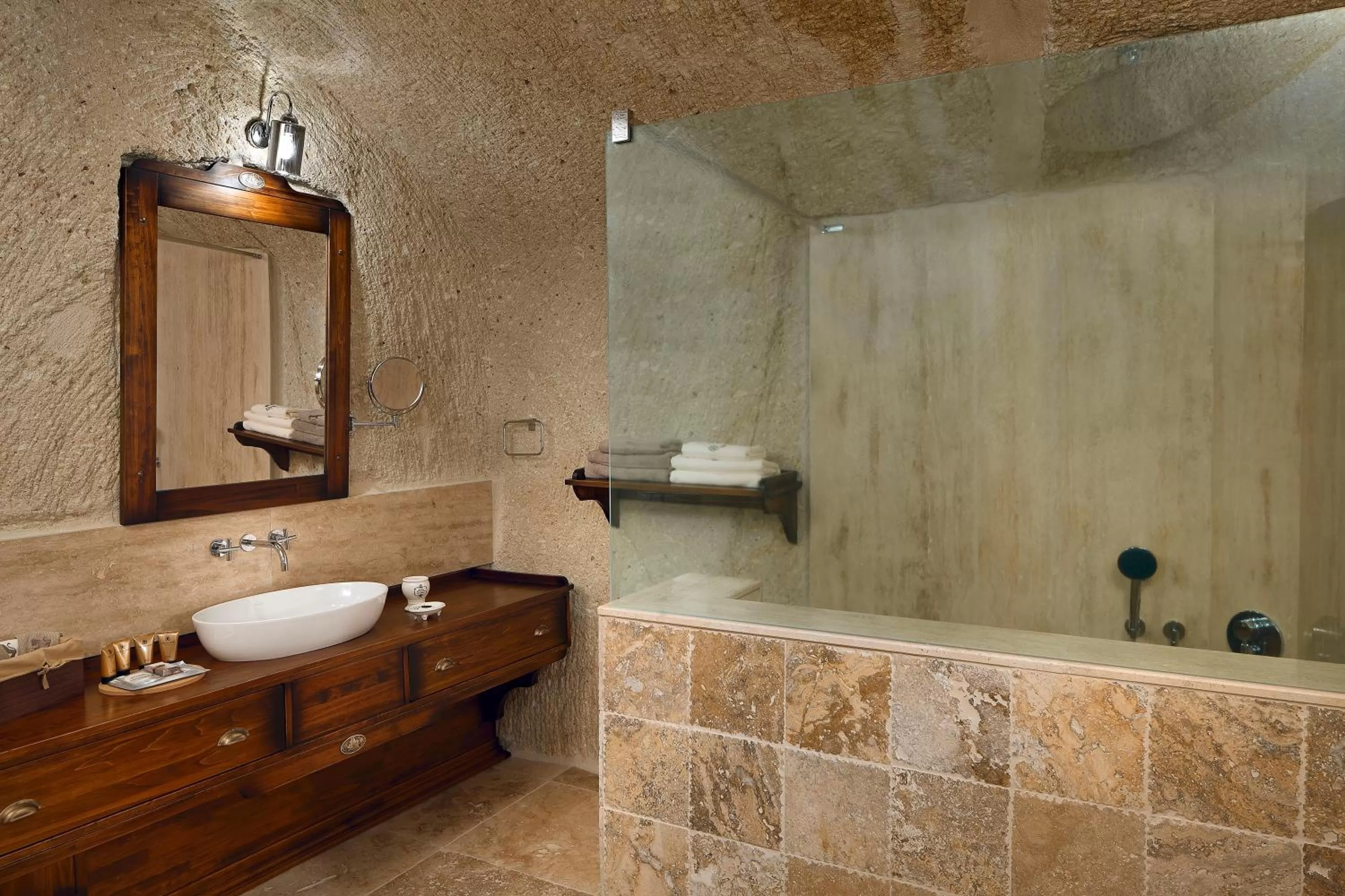 Shower in Seraphim Cave Suites & SPA