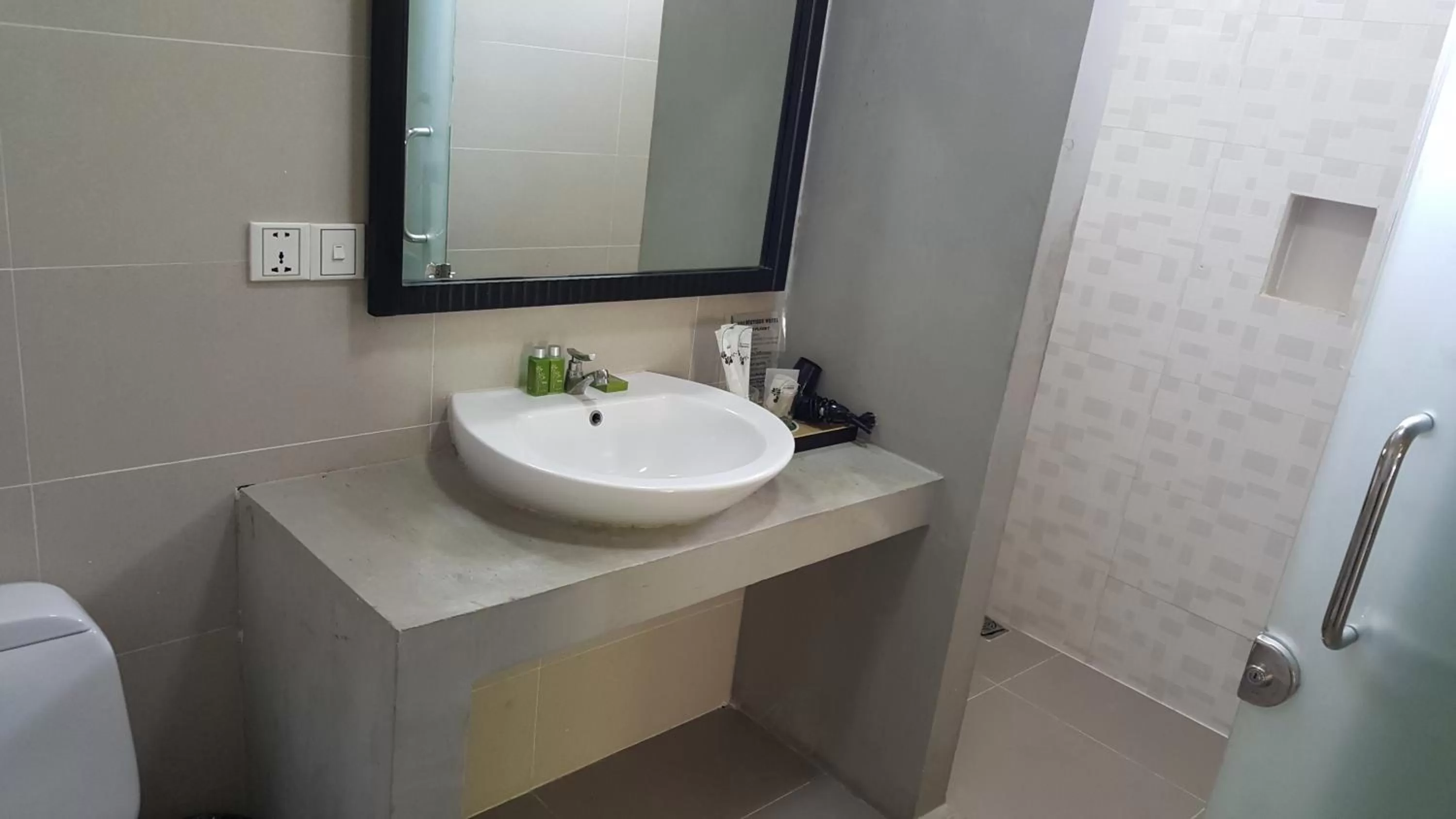 Bathroom in Bamboo9 Boutique