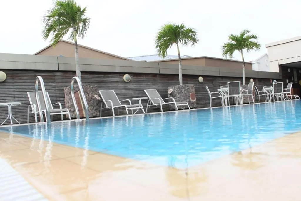 Swimming pool in Imperial Palace Hotel