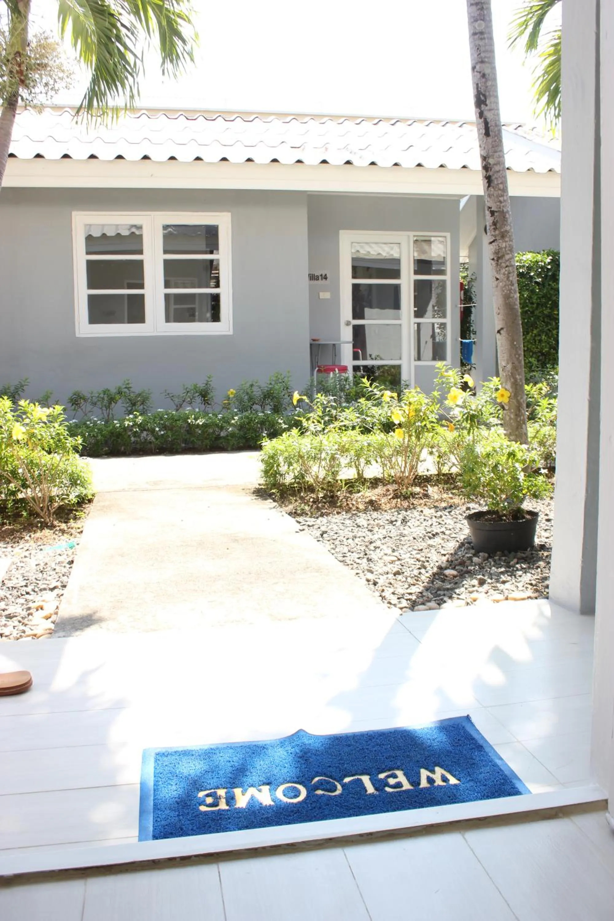 Patio in 1715 House - White Rhino