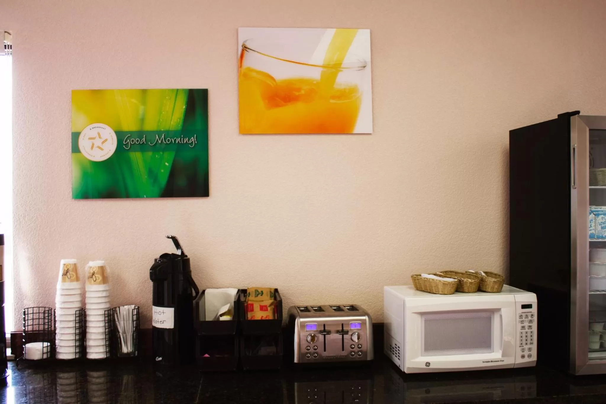 Continental breakfast in Americas Best Value Inn-Fredonia