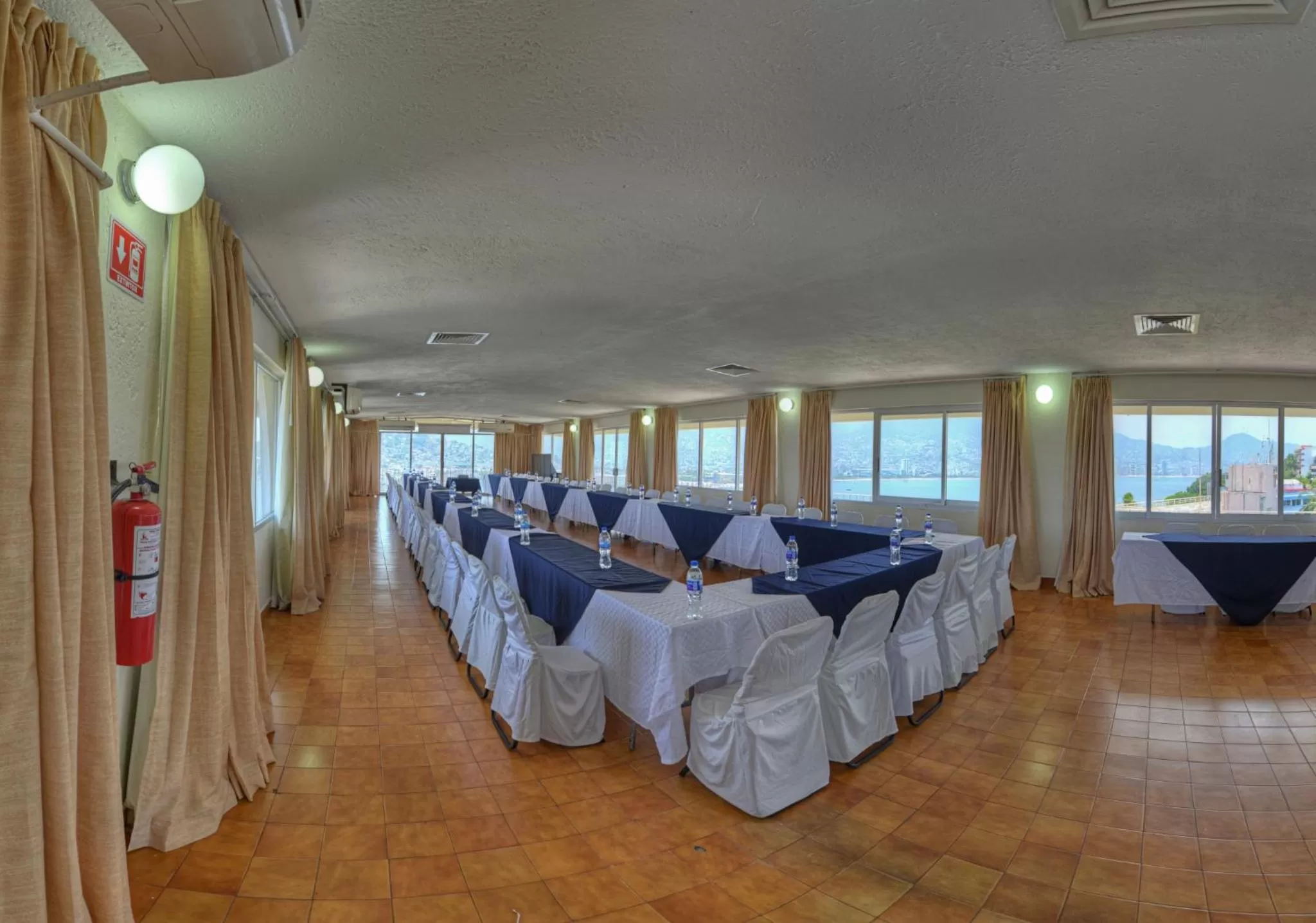 Business facilities in Alba Suites Acapulco