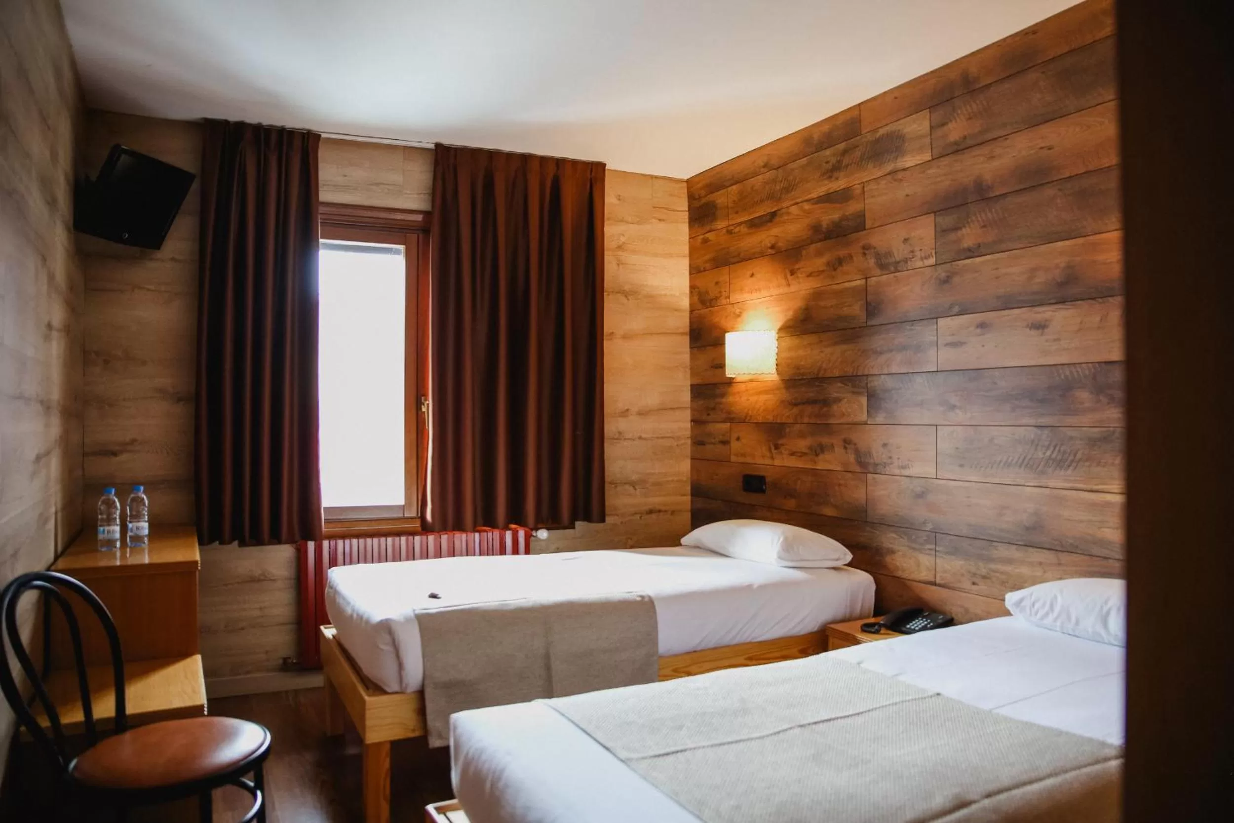 Bedroom, Bed in Cal Ruiz