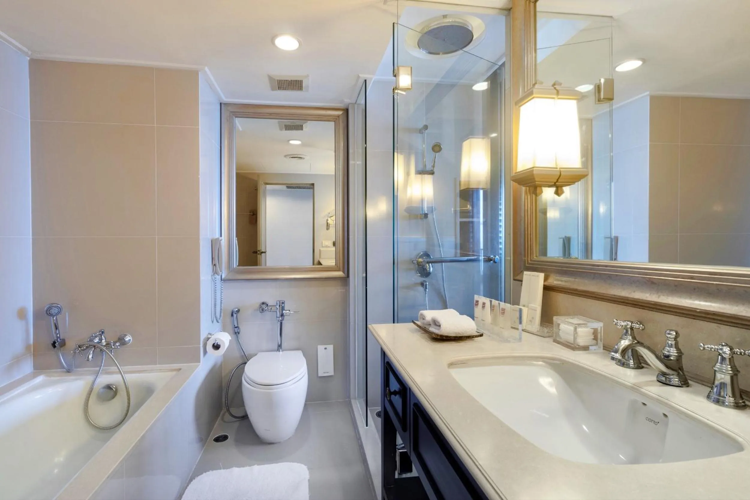 Bathroom in Dusit Thani Pattaya