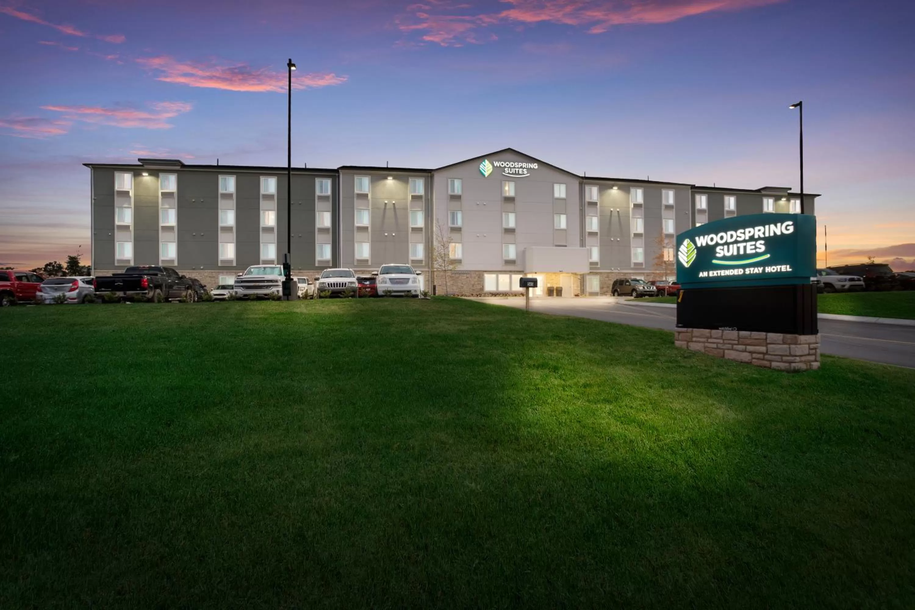 Property building in WoodSpring Suites Smyrna-La Vergne