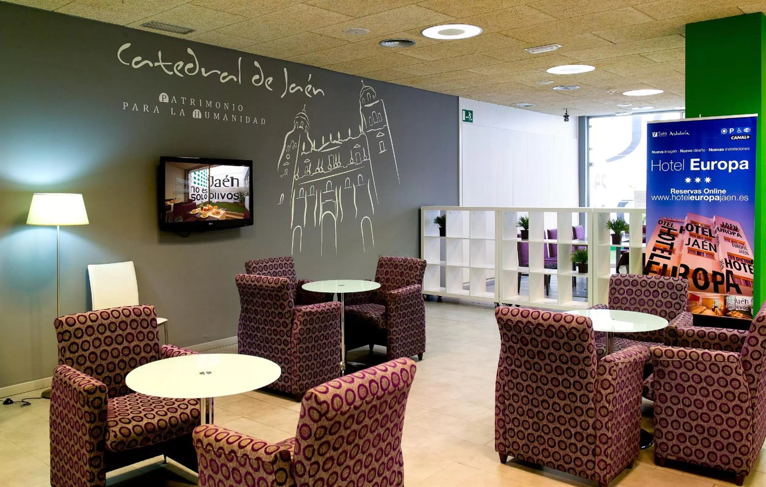 Communal lounge/ TV room in Hotel Europa