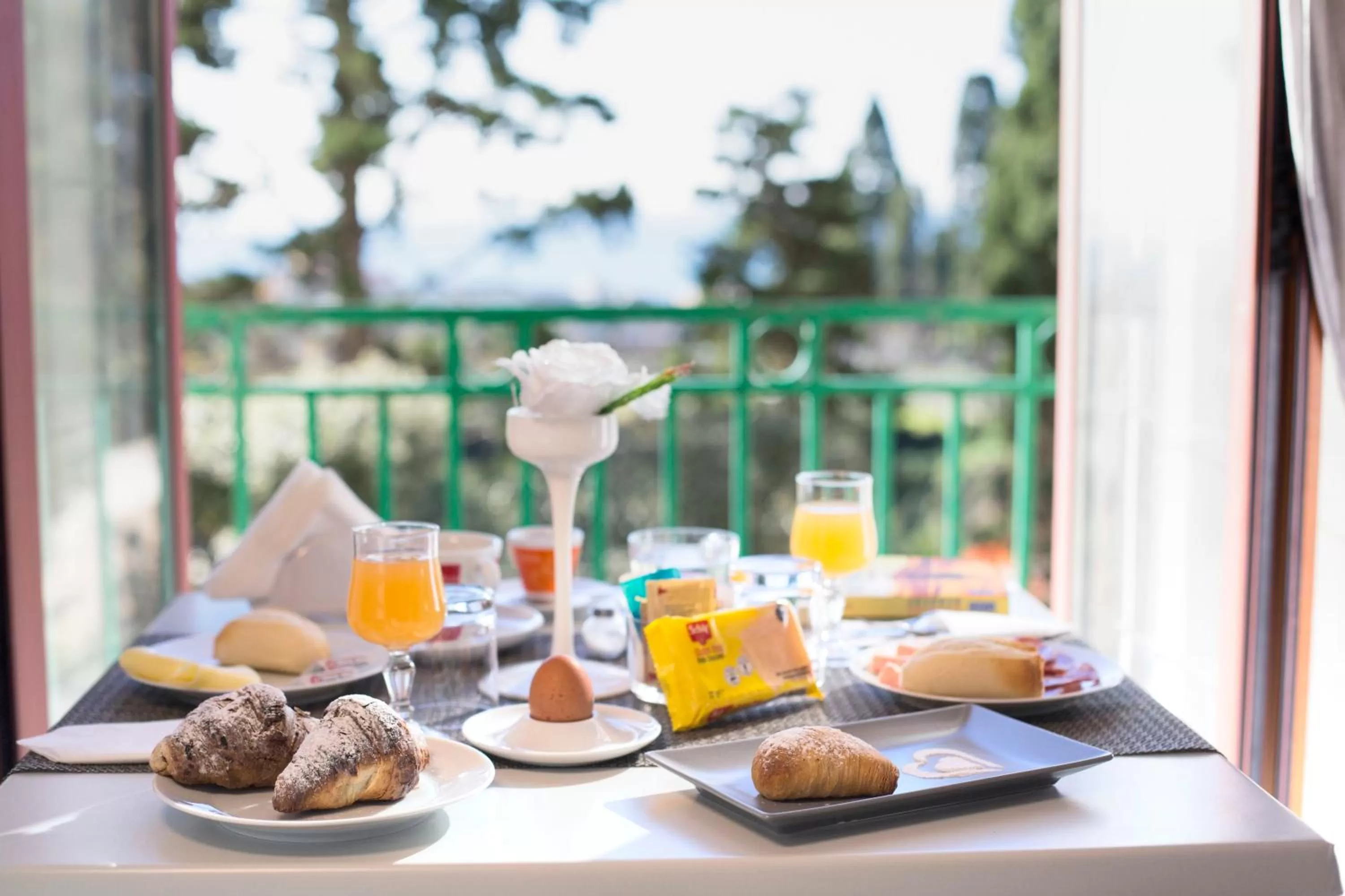 Food and drinks in Hotel Herculaneum