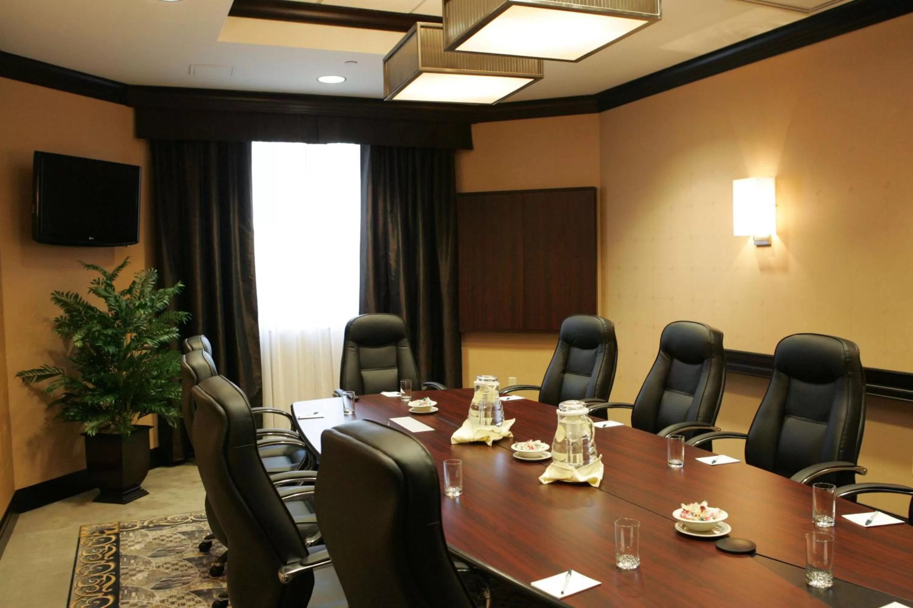 Meeting/conference room in Homewood Suites by Hilton Toronto Airport Corporate Centre